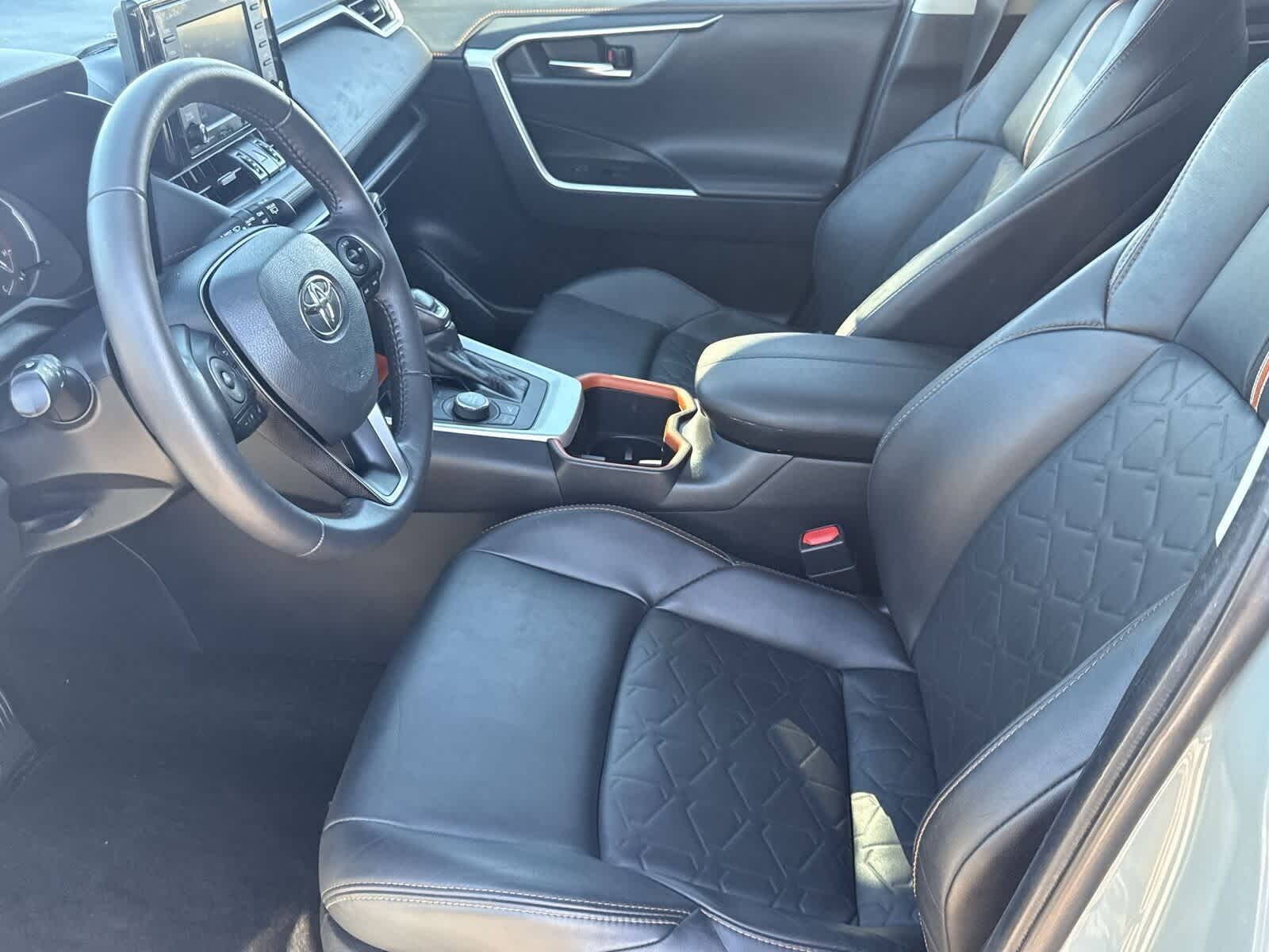 Thumbnail: 2022 Toyota RAV4 - 16