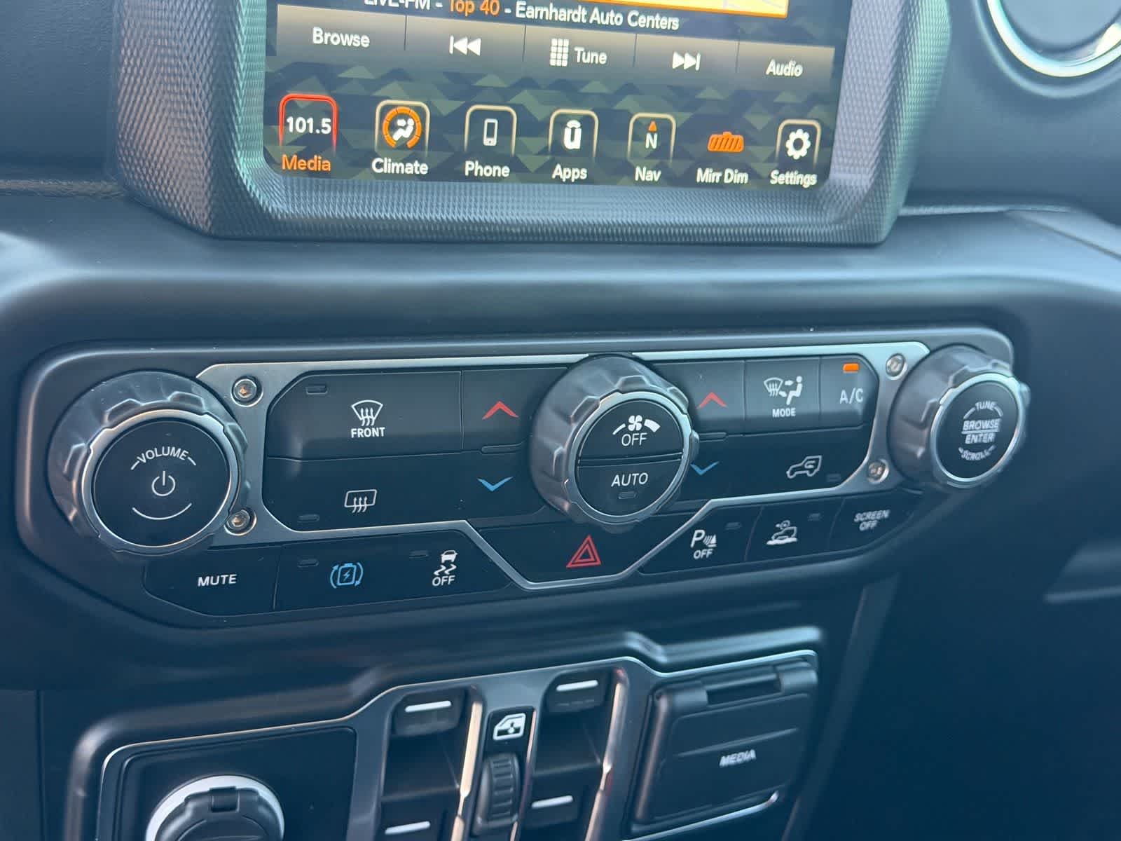 Thumbnail: 2021 Jeep Wrangler - 25