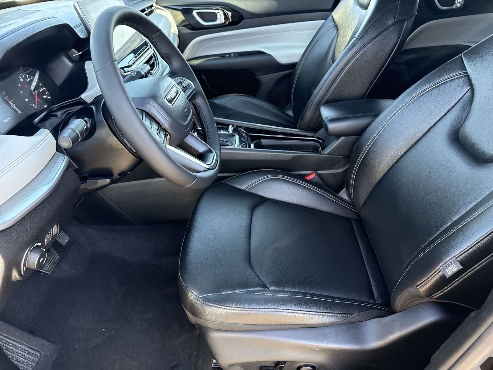 Thumbnail: 2025 Jeep Compass - 17