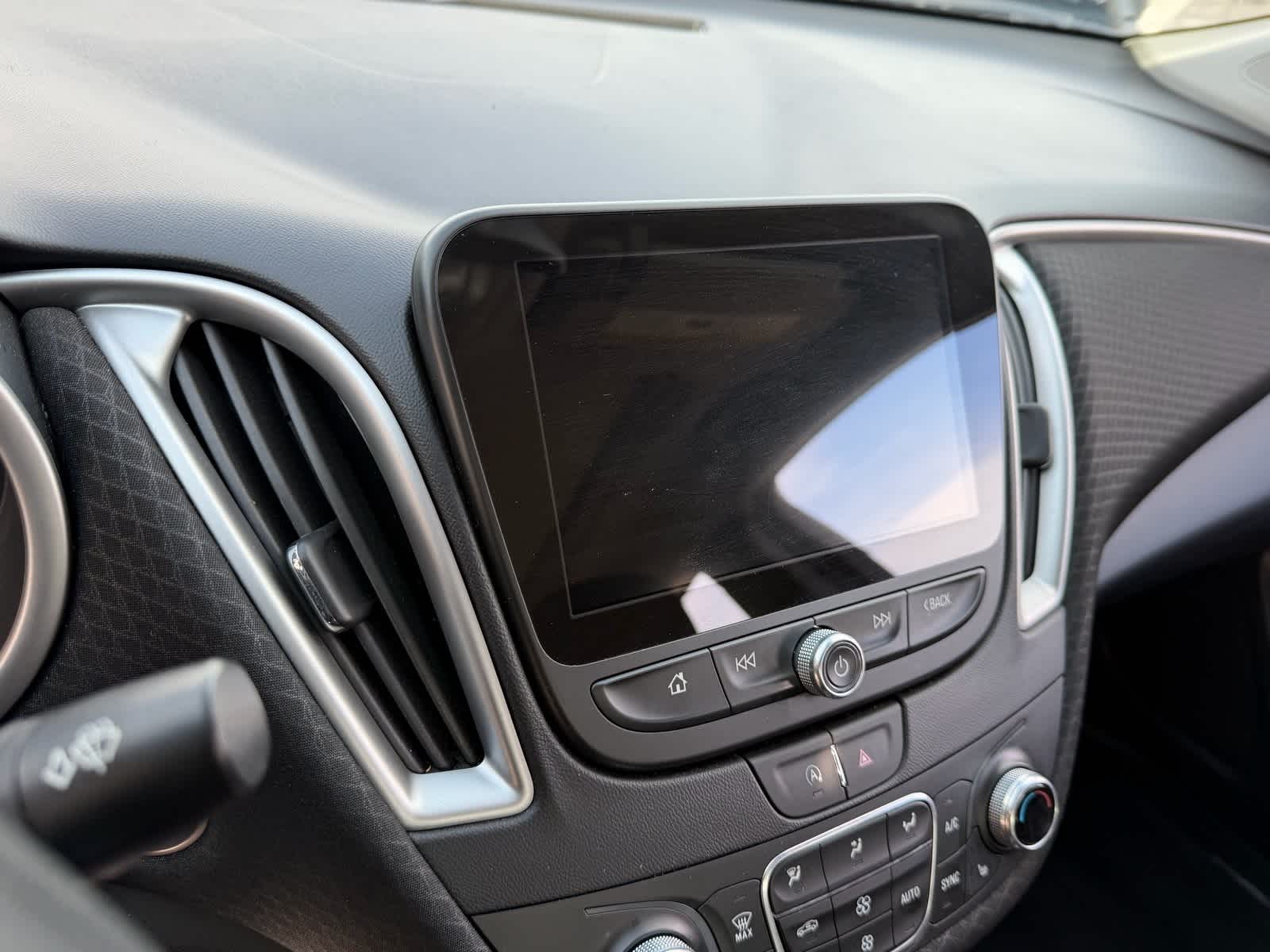 Thumbnail: 2024 Chevrolet Malibu - 9