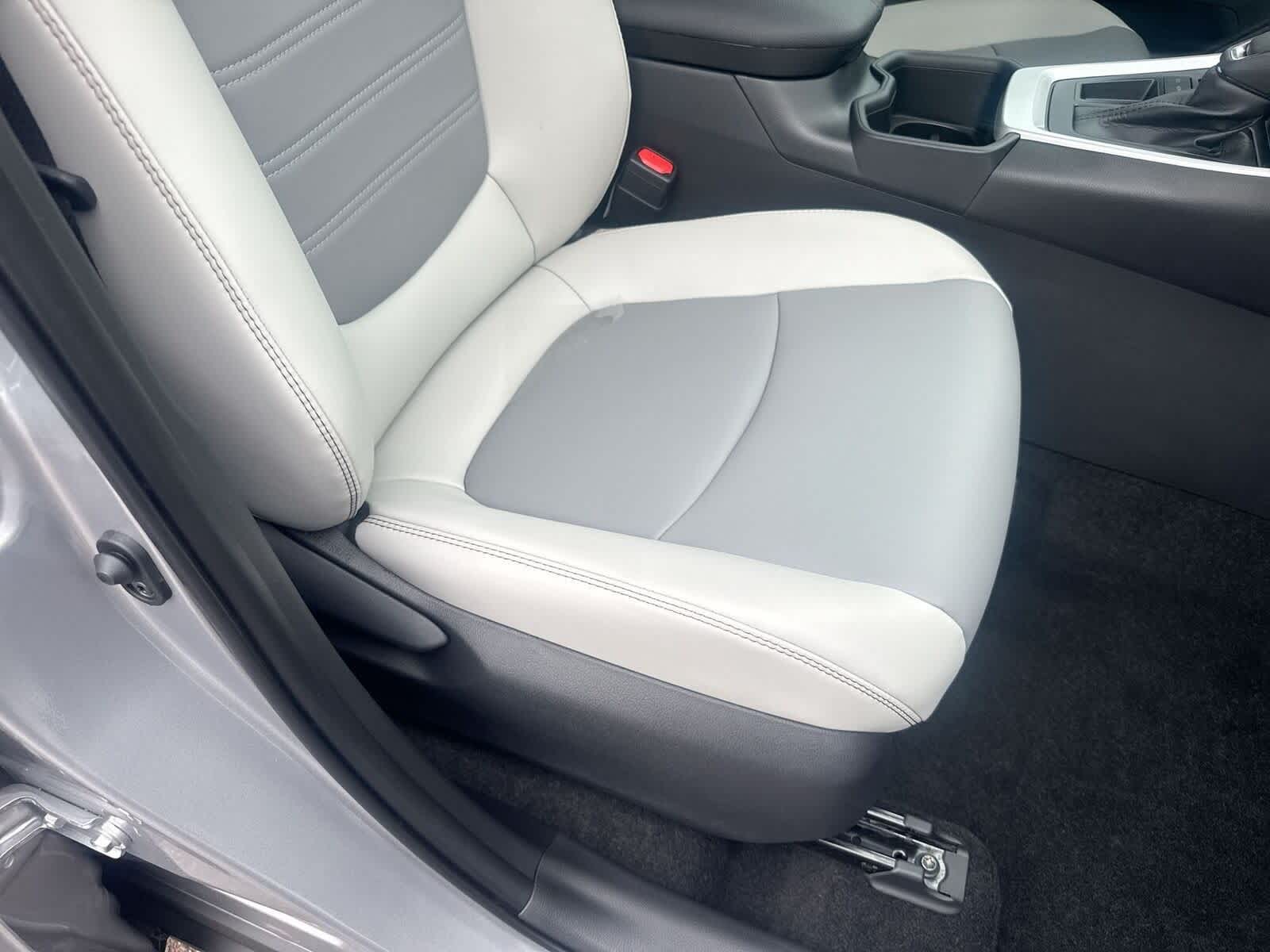 Thumbnail: 2025 Toyota RAV4 - 12