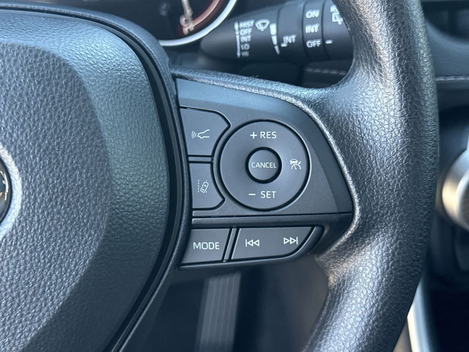 Thumbnail: 2025 Toyota RAV4 - 28