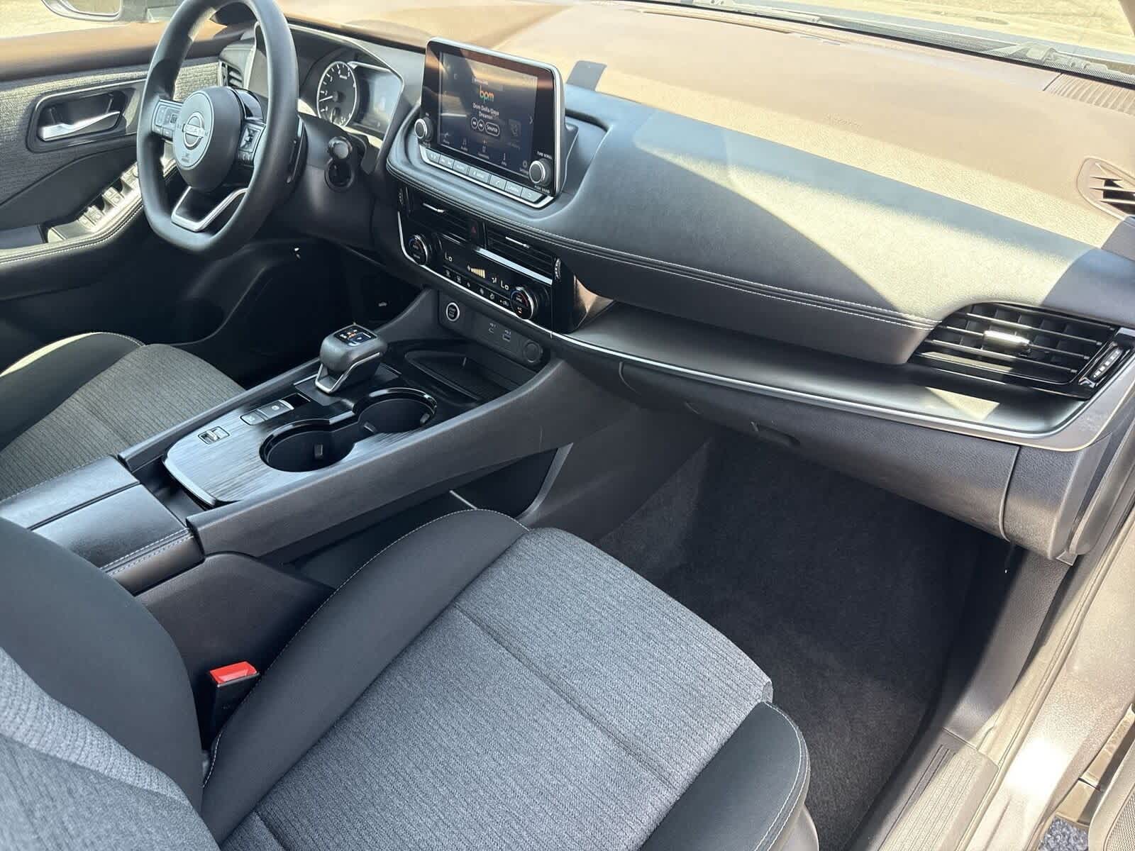 2022 Nissan Rogue SV 11