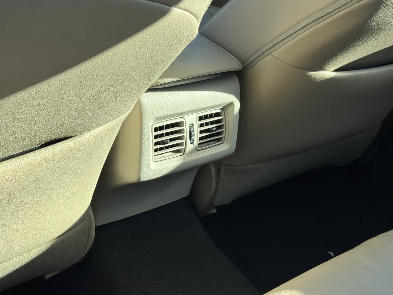 Thumbnail: 2018 Toyota Camry - 23