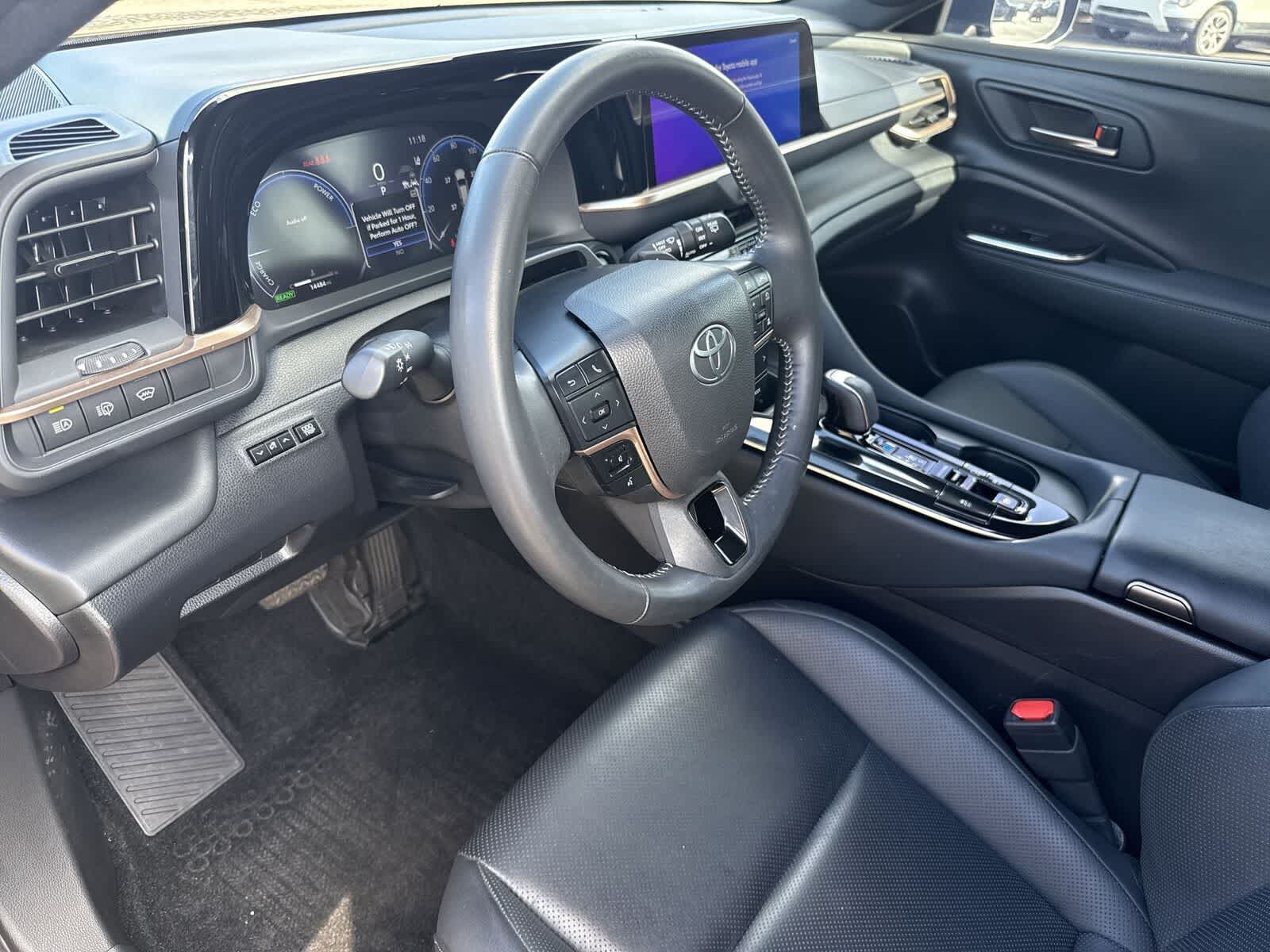 Thumbnail: 2025 Toyota Crown Signia - 17