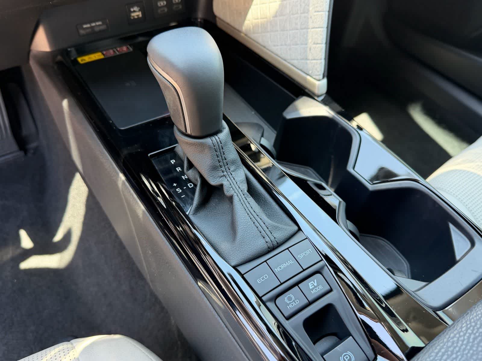 Thumbnail: 2025 Toyota Camry - 12