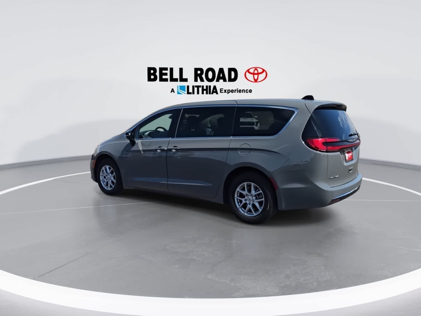 Thumbnail: 2025 Chrysler Pacifica - 6