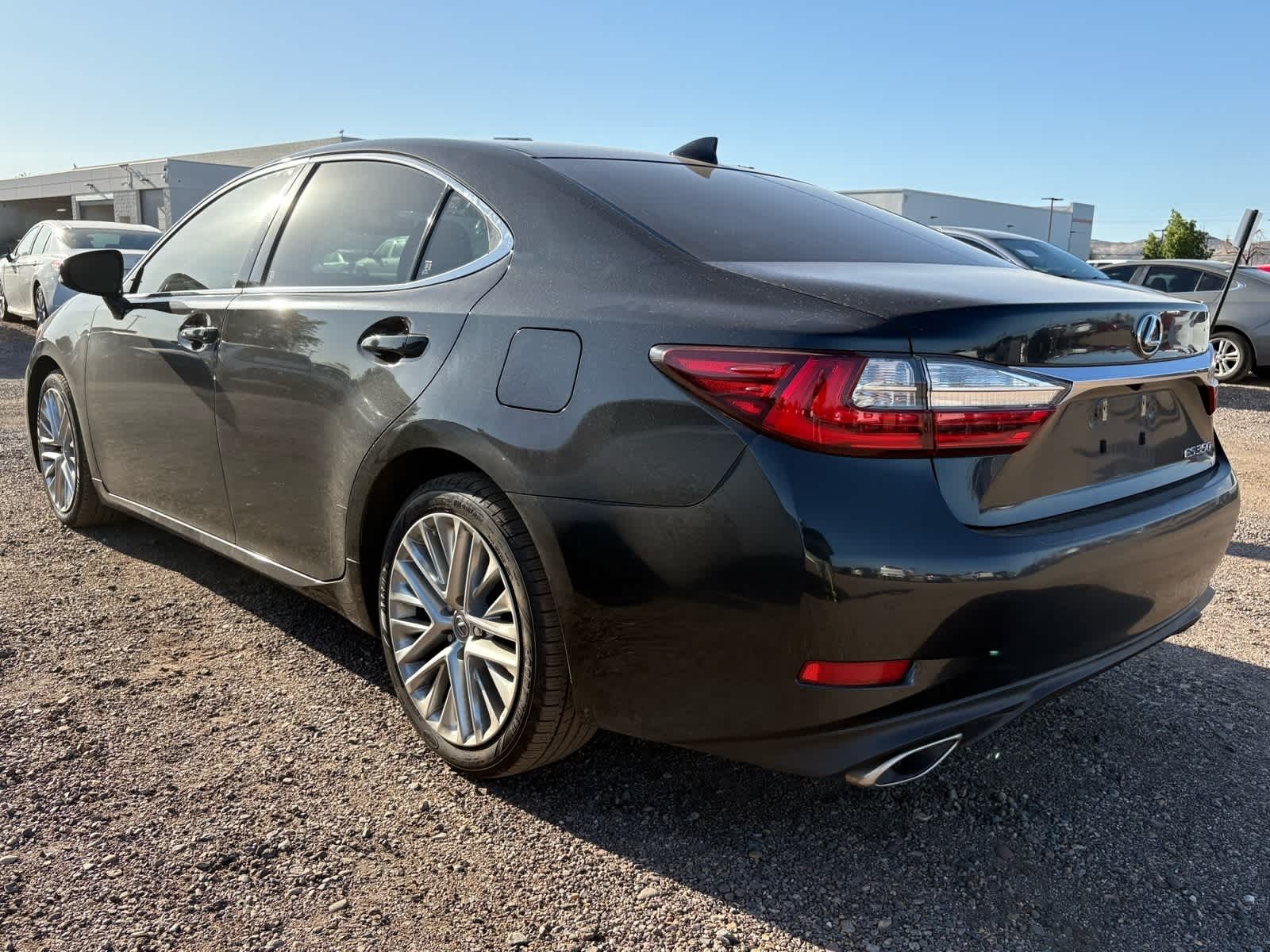 Thumbnail: 2016 Lexus ES - 3