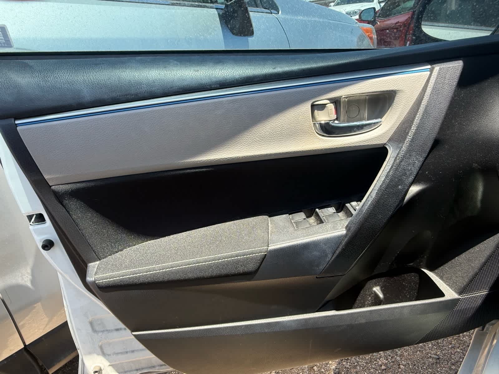 Thumbnail: 2014 Toyota Corolla - 10