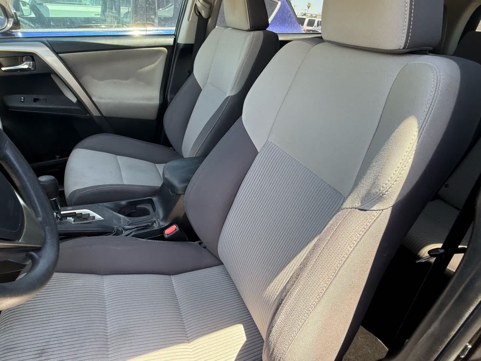 Thumbnail: 2015 Toyota RAV4 - 15