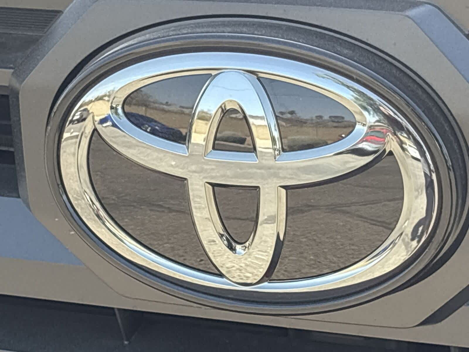 Thumbnail: 2025 Toyota Tacoma - 25