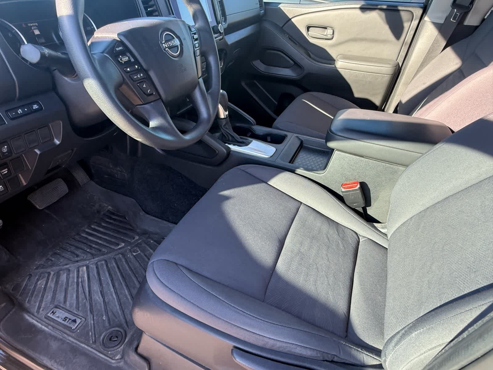 Thumbnail: 2022 Nissan Frontier - 16