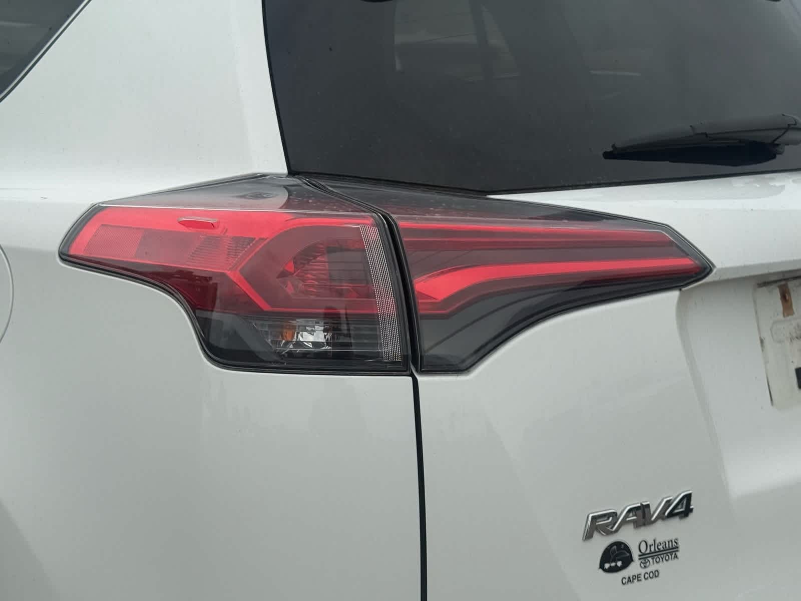 Thumbnail: 2018 Toyota RAV4 - 14