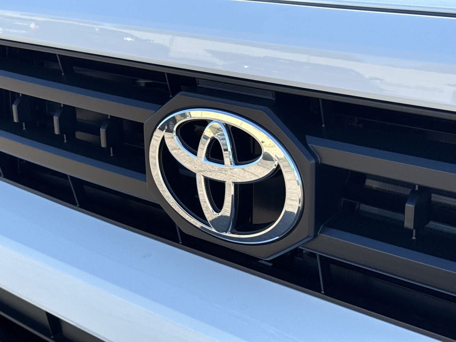 Thumbnail: 2025 Toyota 4Runner - 32