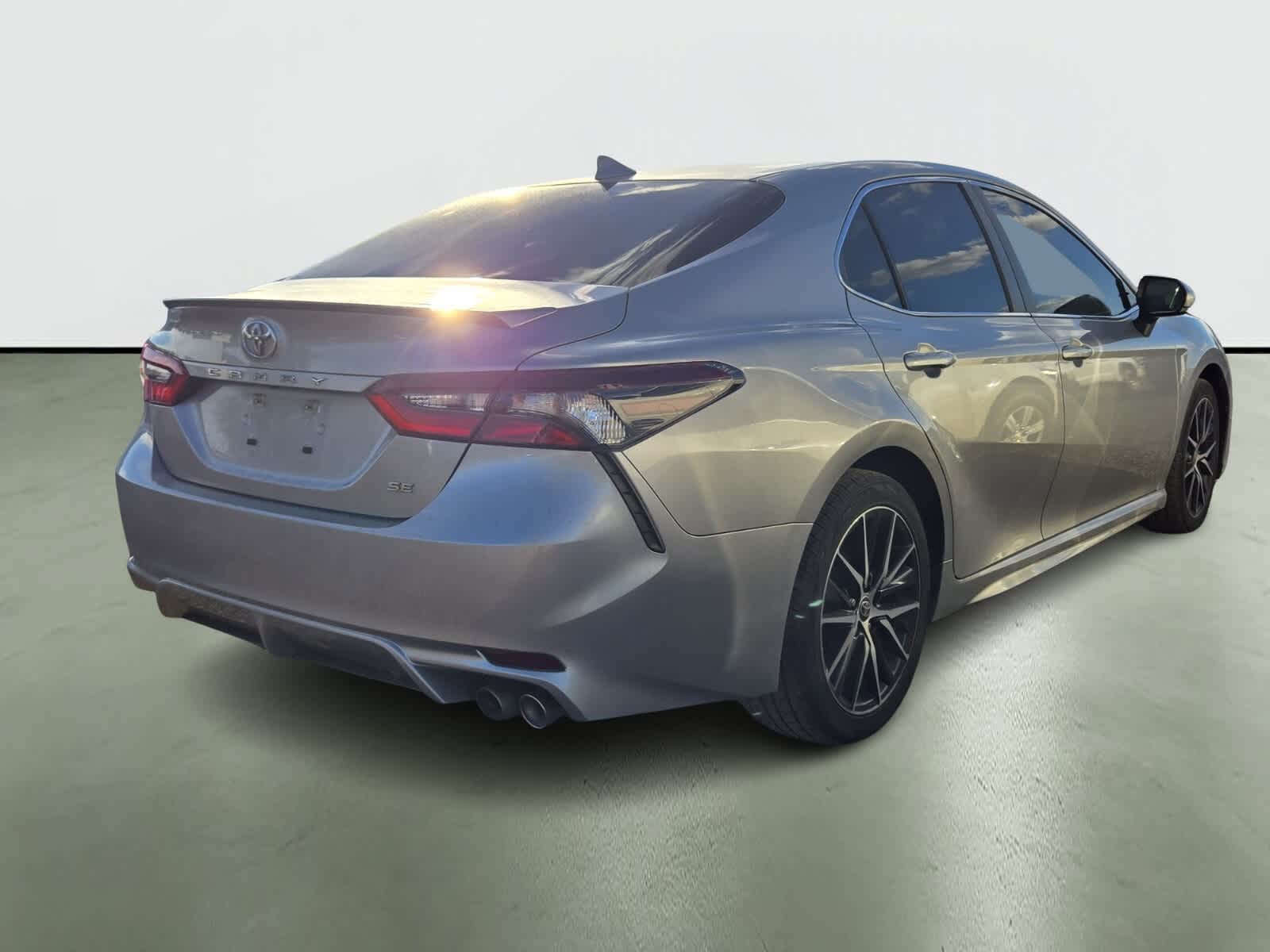 Thumbnail: 2022 Toyota Camry - 3