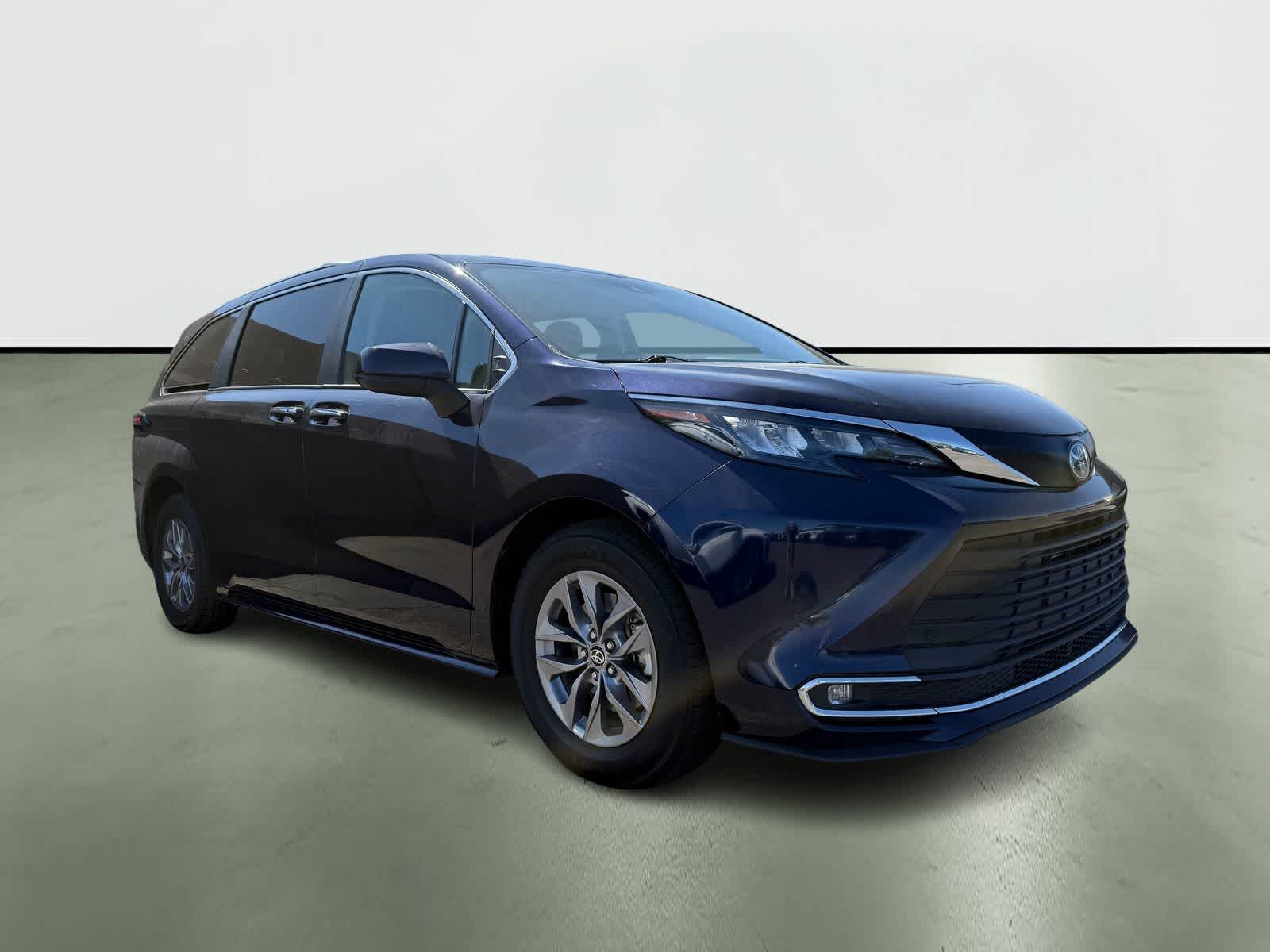 Thumbnail: 2024 Toyota Sienna - 6