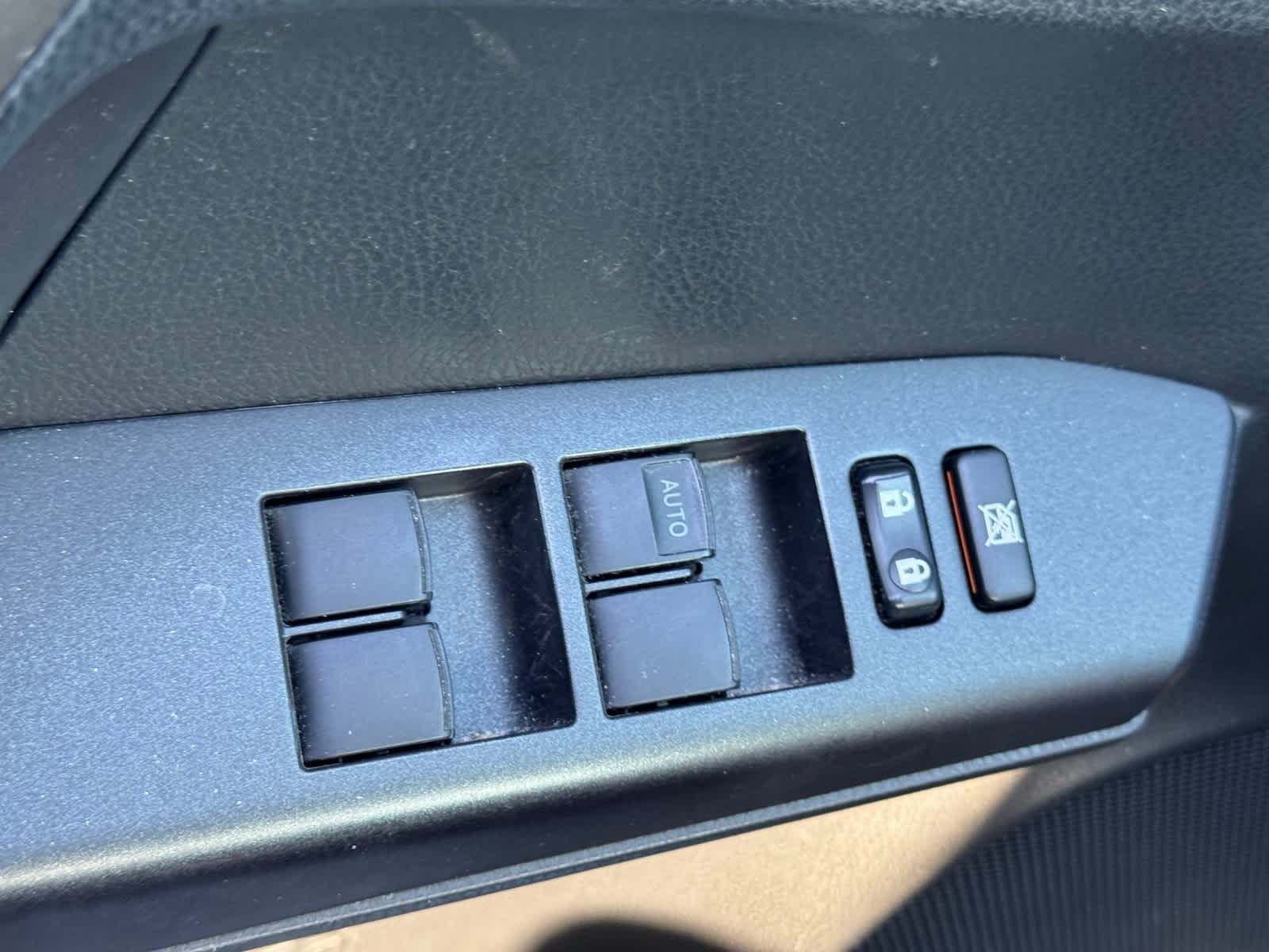 Thumbnail: 2018 Toyota RAV4 - 14