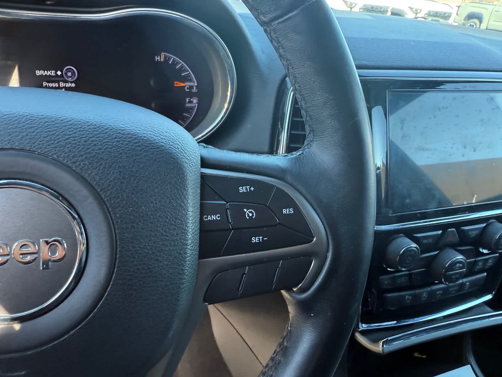 Thumbnail: 2019 Jeep Grand Cherokee - 17