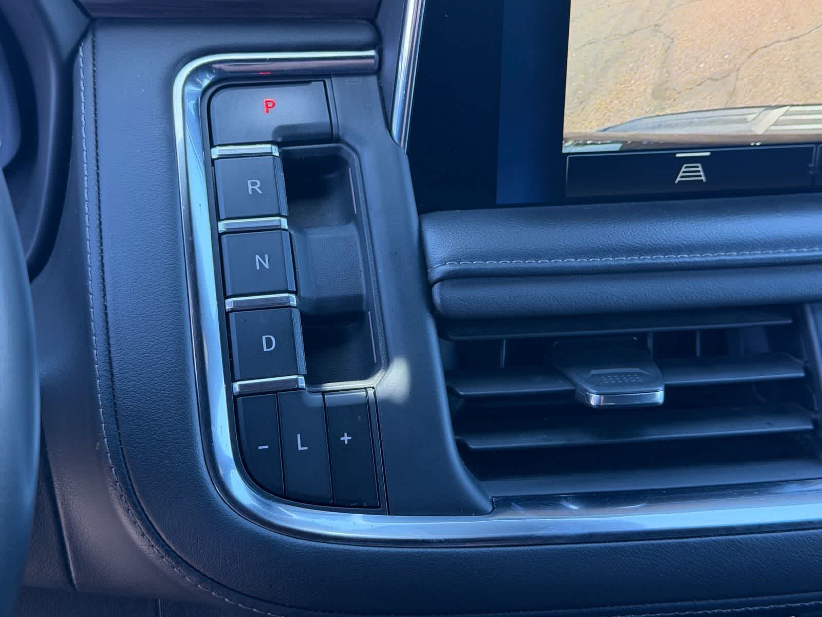 Thumbnail: 2024 Chevrolet Tahoe - 29