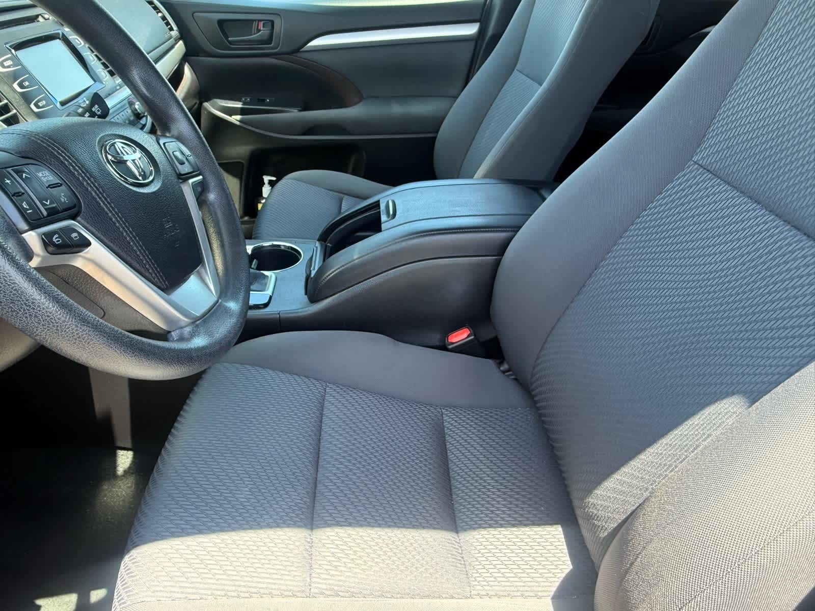 Thumbnail: 2015 Toyota Highlander - 10
