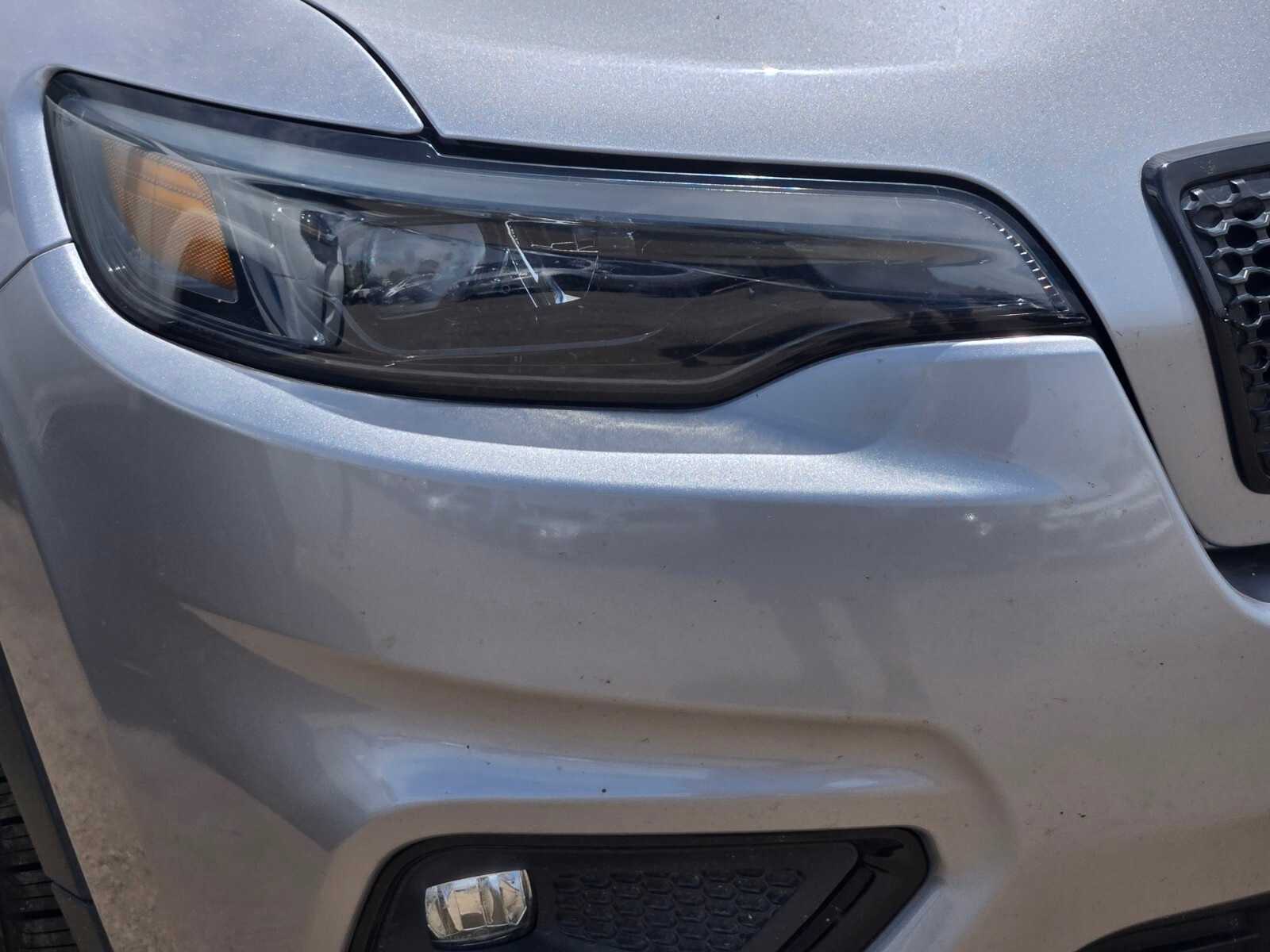 Thumbnail: 2021 Jeep Cherokee - 12