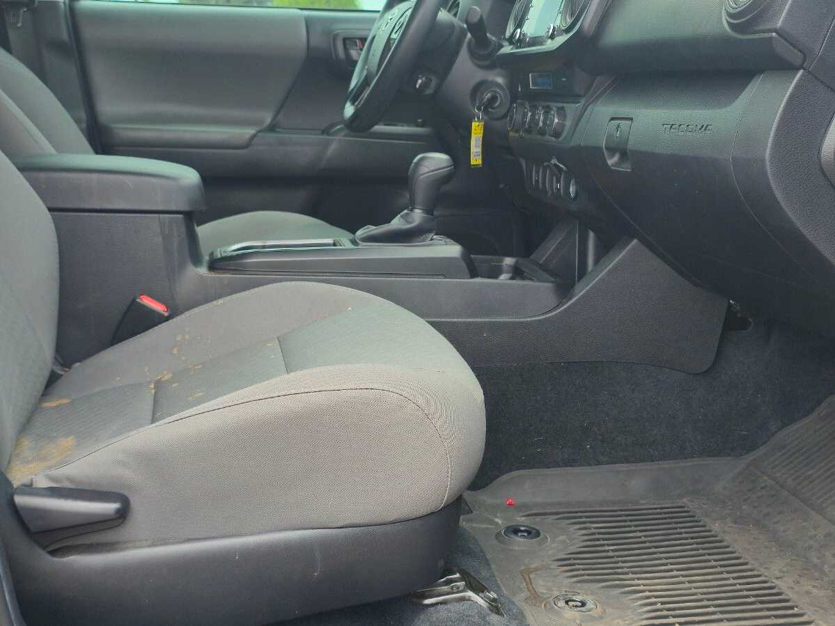 Thumbnail: 2022 Toyota Tacoma - 12