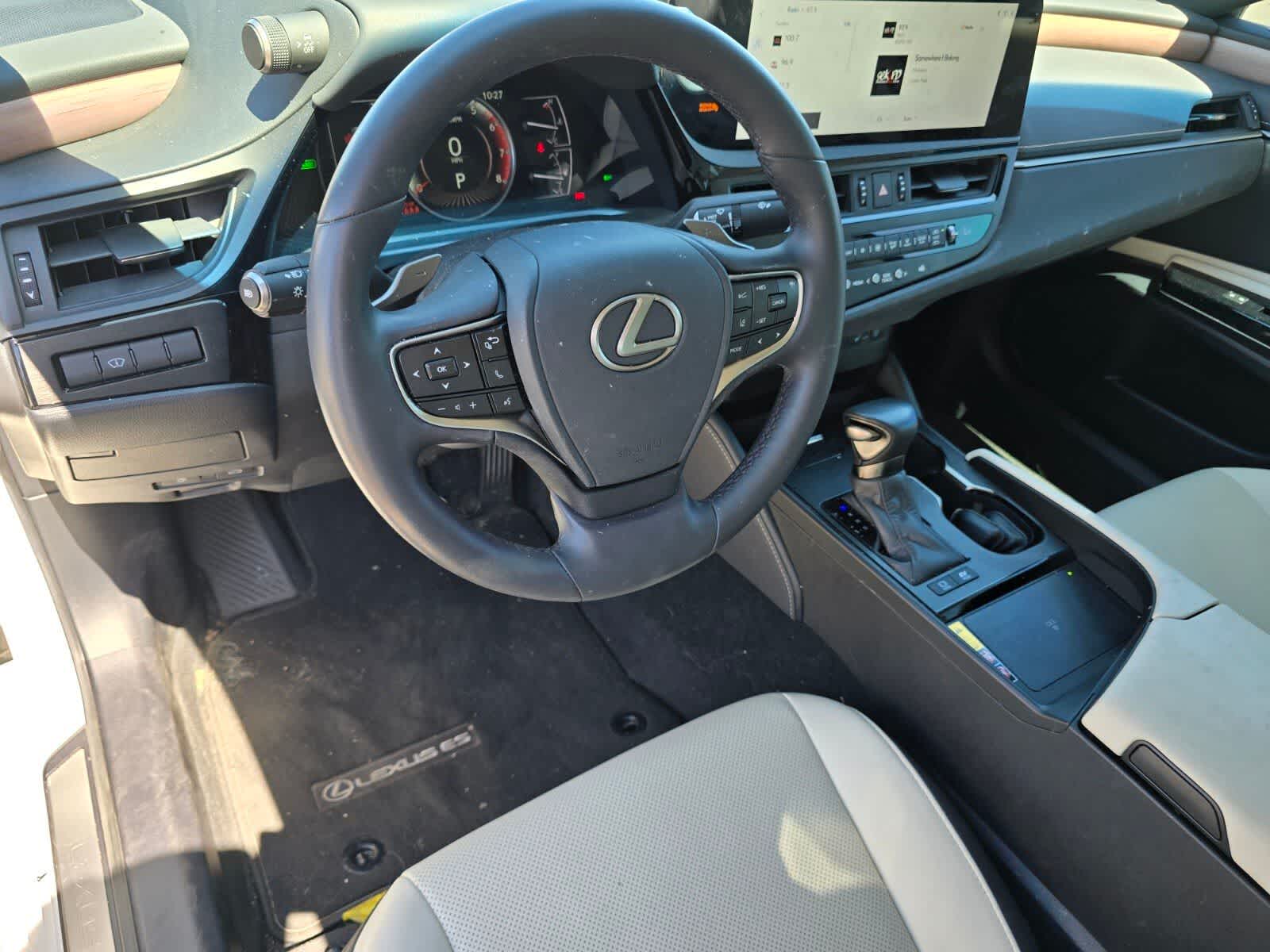 Thumbnail: 2025 Lexus ES - 14