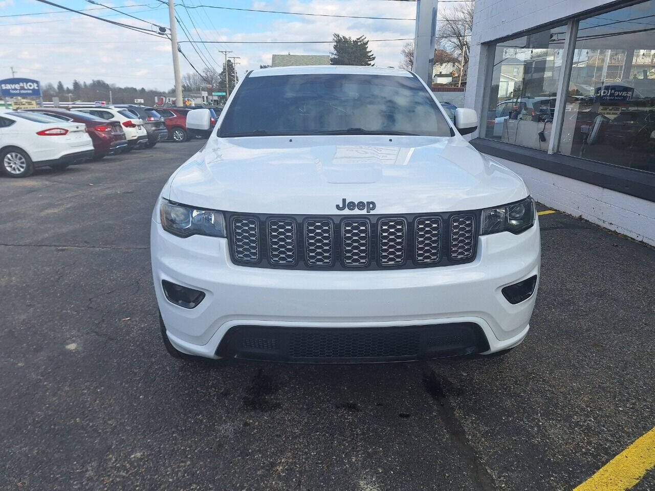 2021 Jeep Grand Cherokee Laredo photo 3