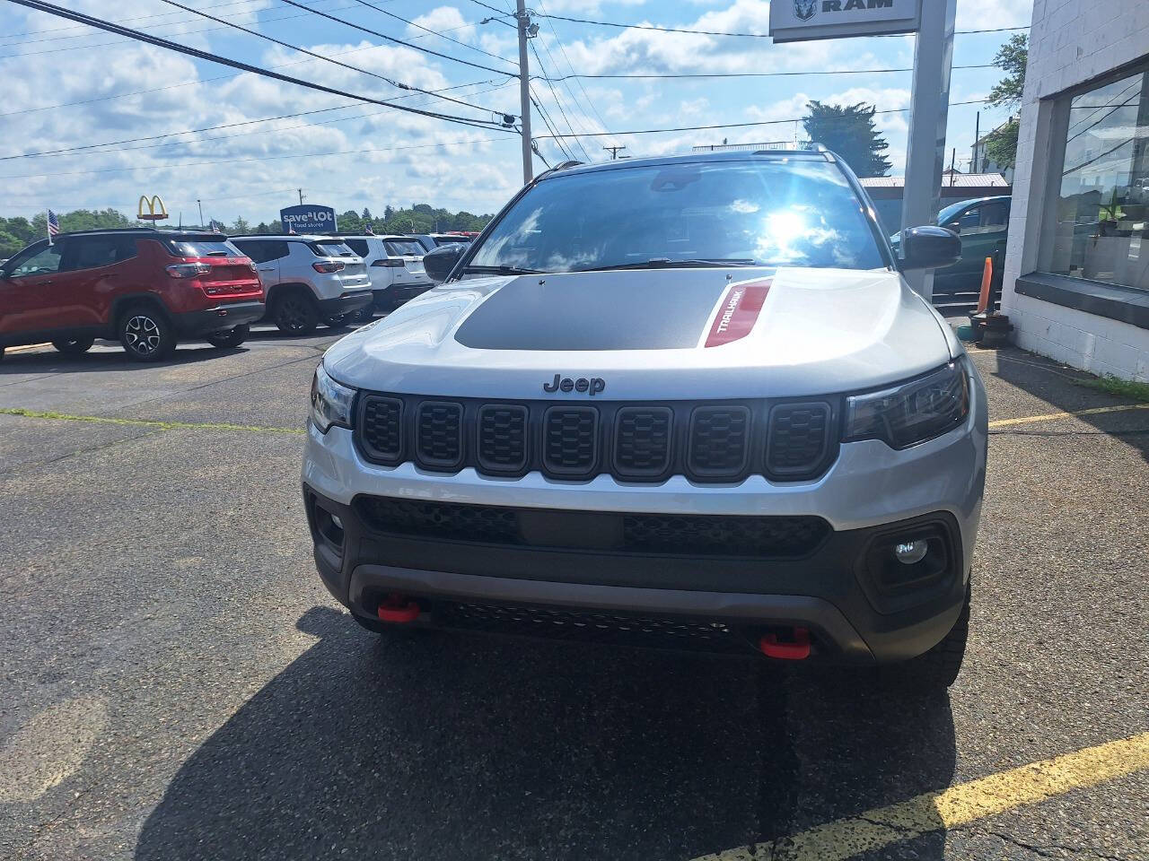 2026 Jeep Compass Trailhawk - Photo 3