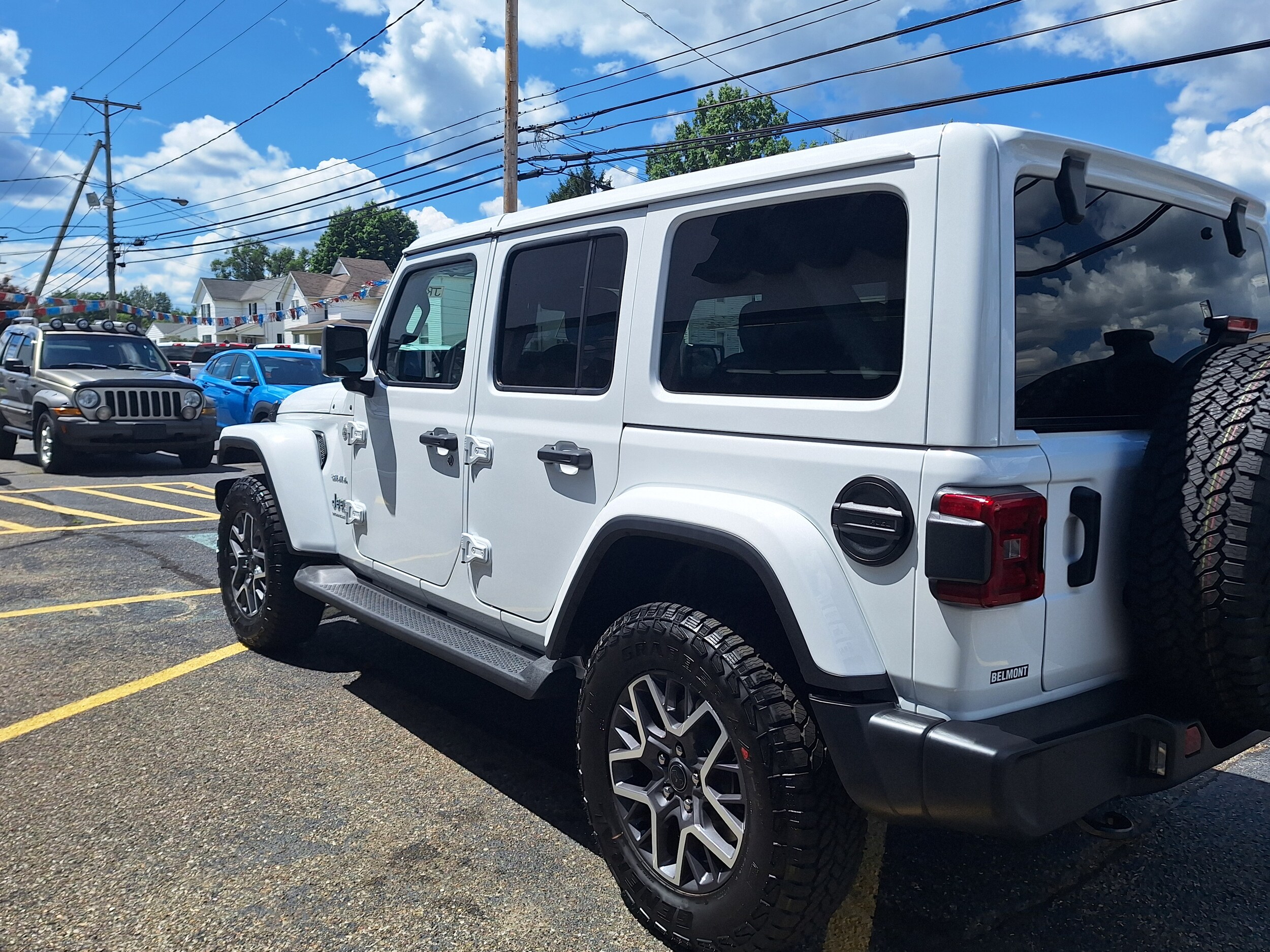 2024 Jeep Wrangler Sahara photo 4