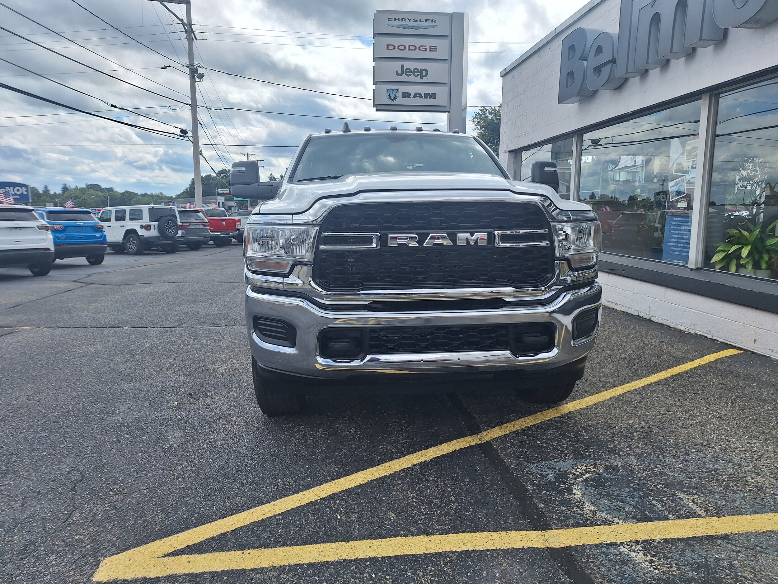 2024 Ram 3500 Tradesman photo 2