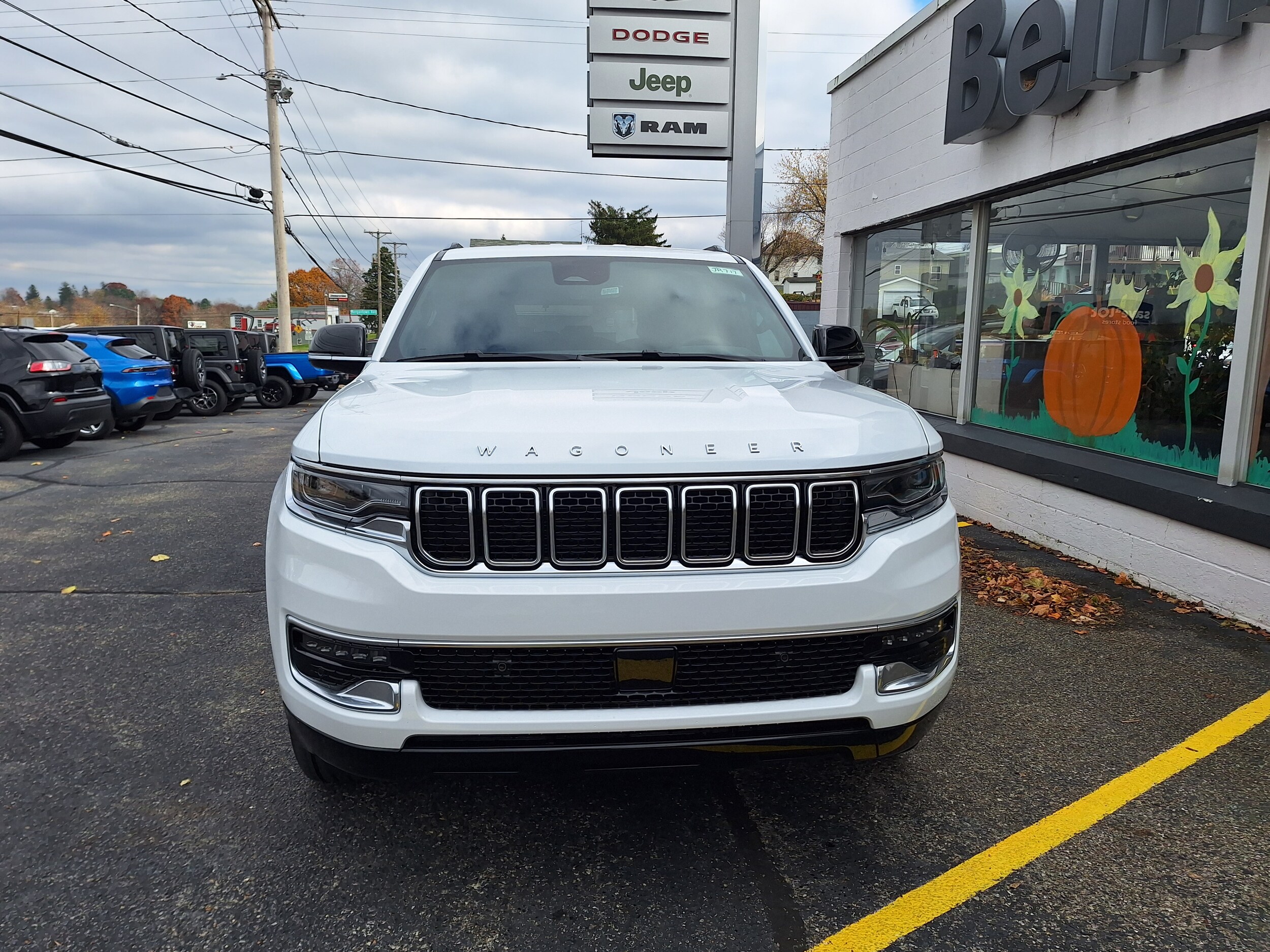2024 Jeep Wagoneer photo 2