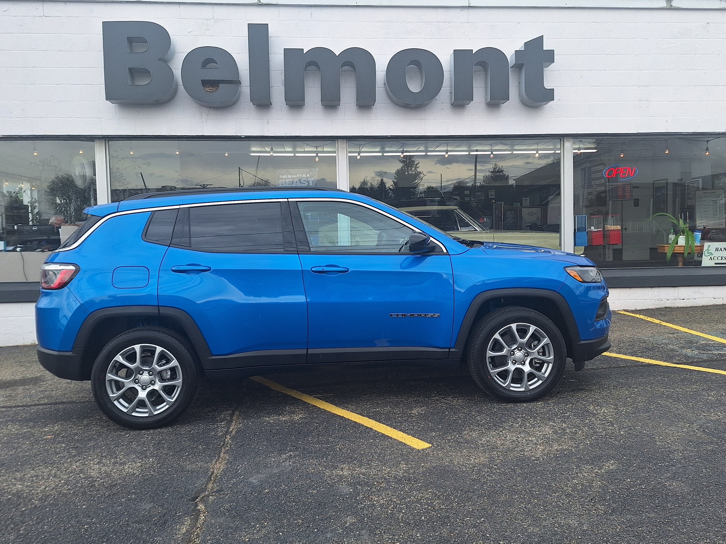 2024 Jeep Compass LATITUDE LUX 4X4