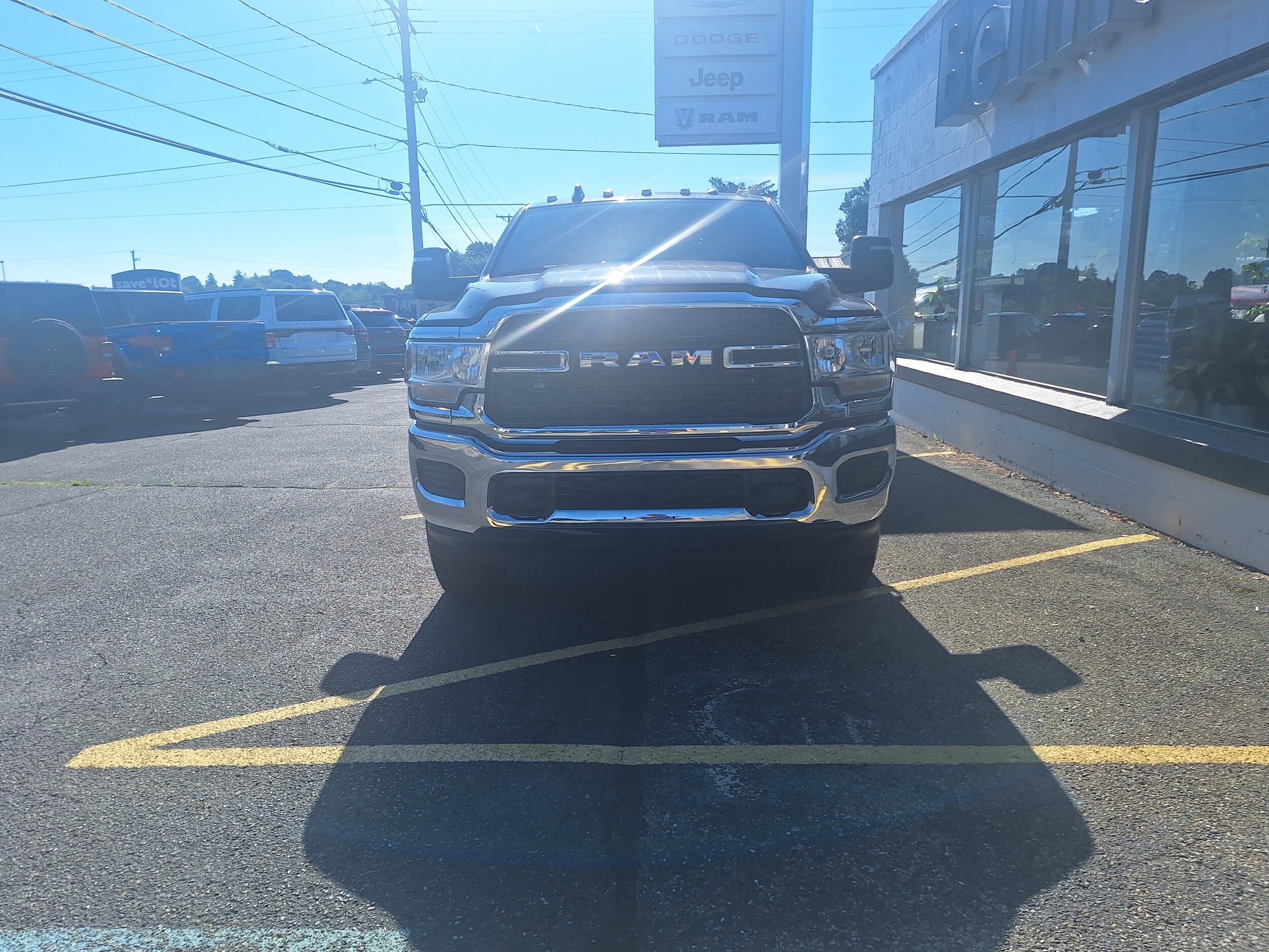 2024 Ram 3500 Tradesman photo 2