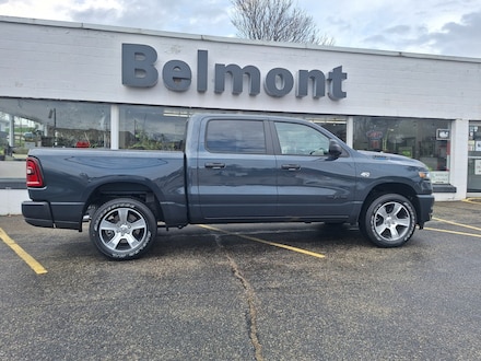 2026 Ram 1500 EXPRESS CREW CAB 4X4 5'7 BOX Pickup