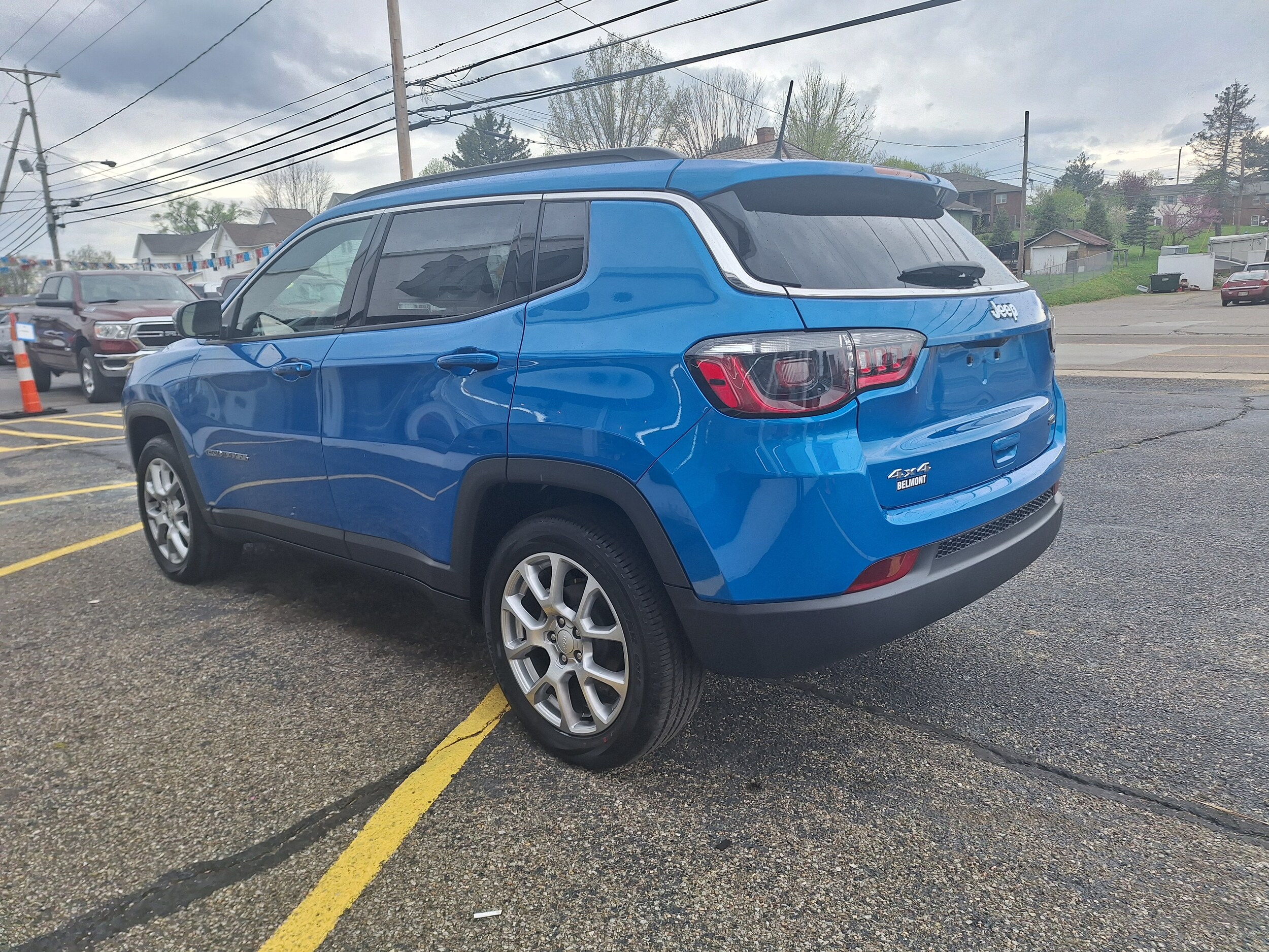 2024 Jeep Compass Latitude Lux photo 4