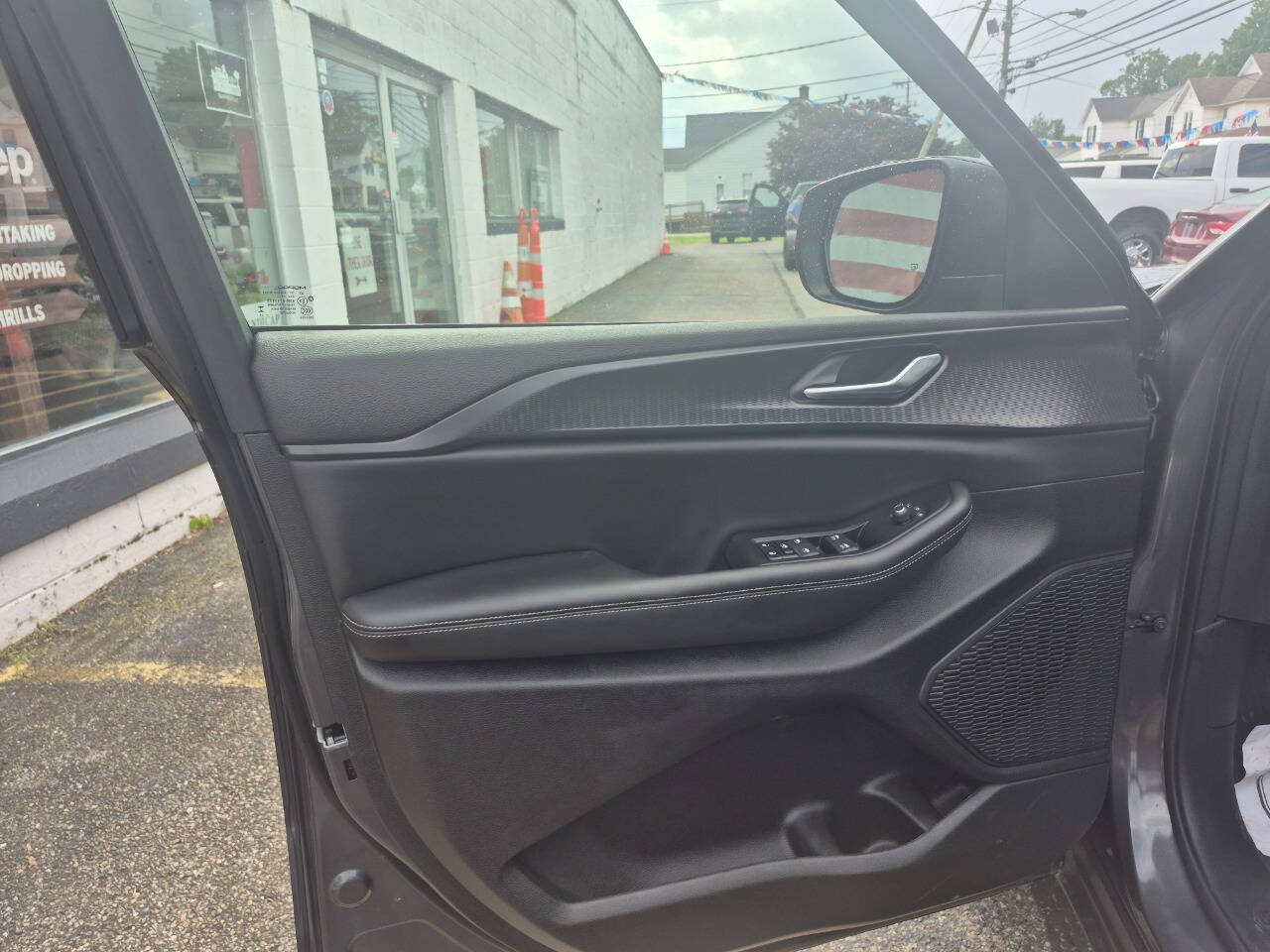 2024 Jeep Grand Cherokee Laredo - Photo 13