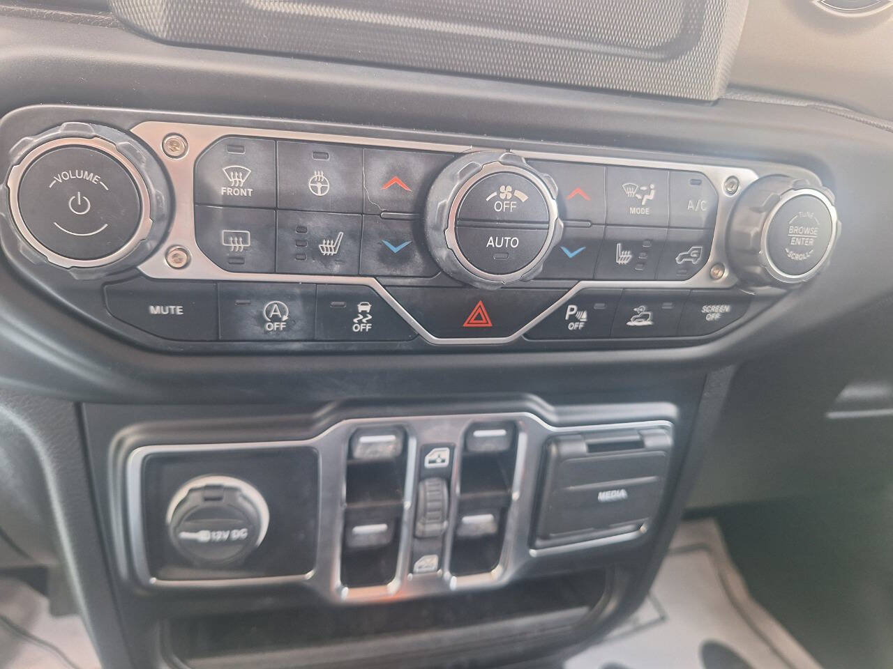 2023 Jeep Gladiator Sport S - Photo 19