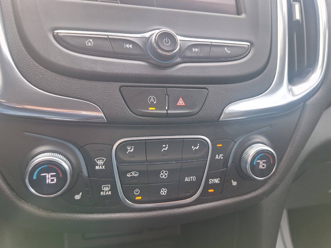 2023 Chevrolet Equinox LT - Photo 11