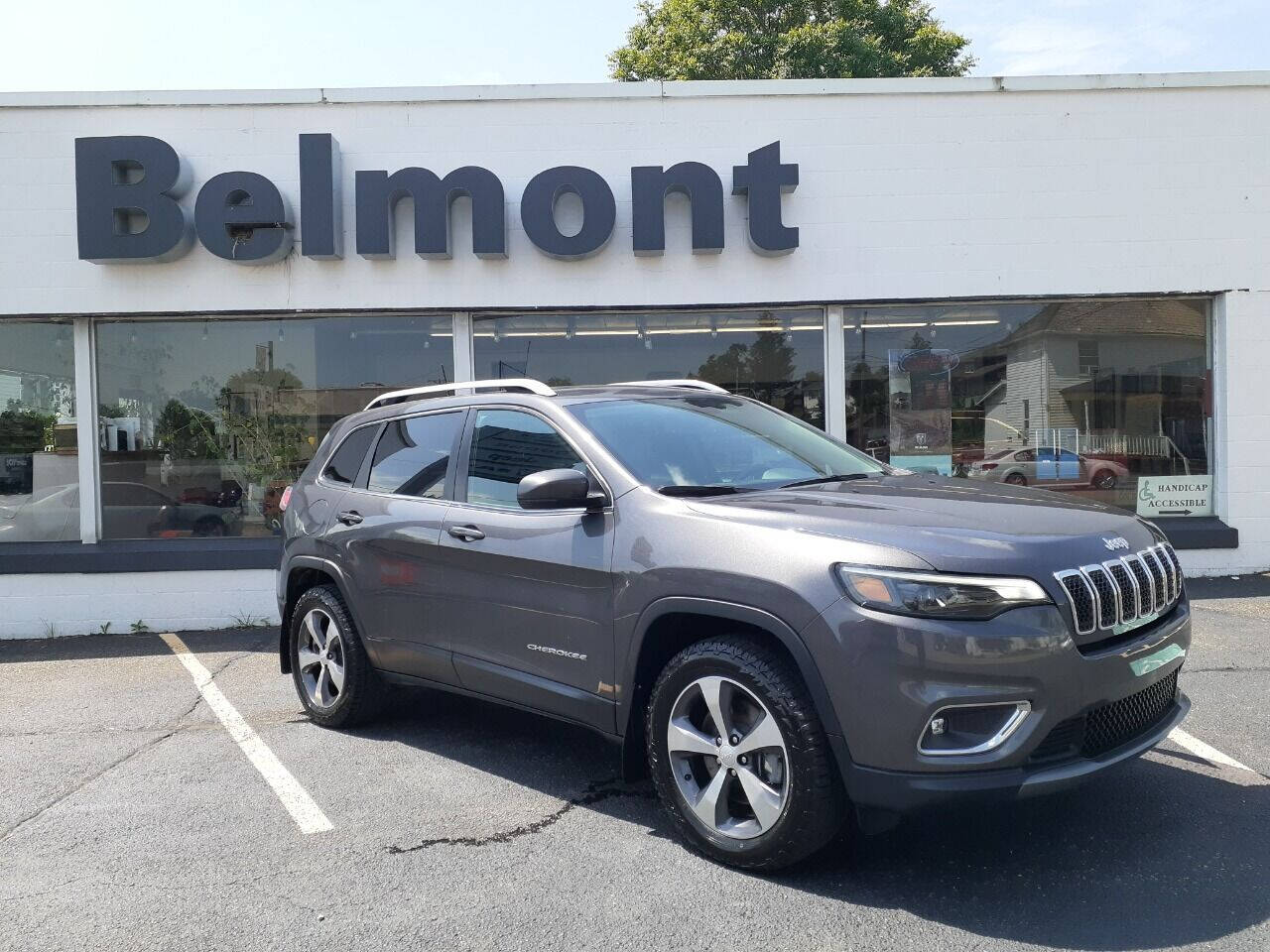 Used 2019 Jeep Cherokee Limited with VIN 1C4PJMDX6KD382766 for sale in Barnesville, OH