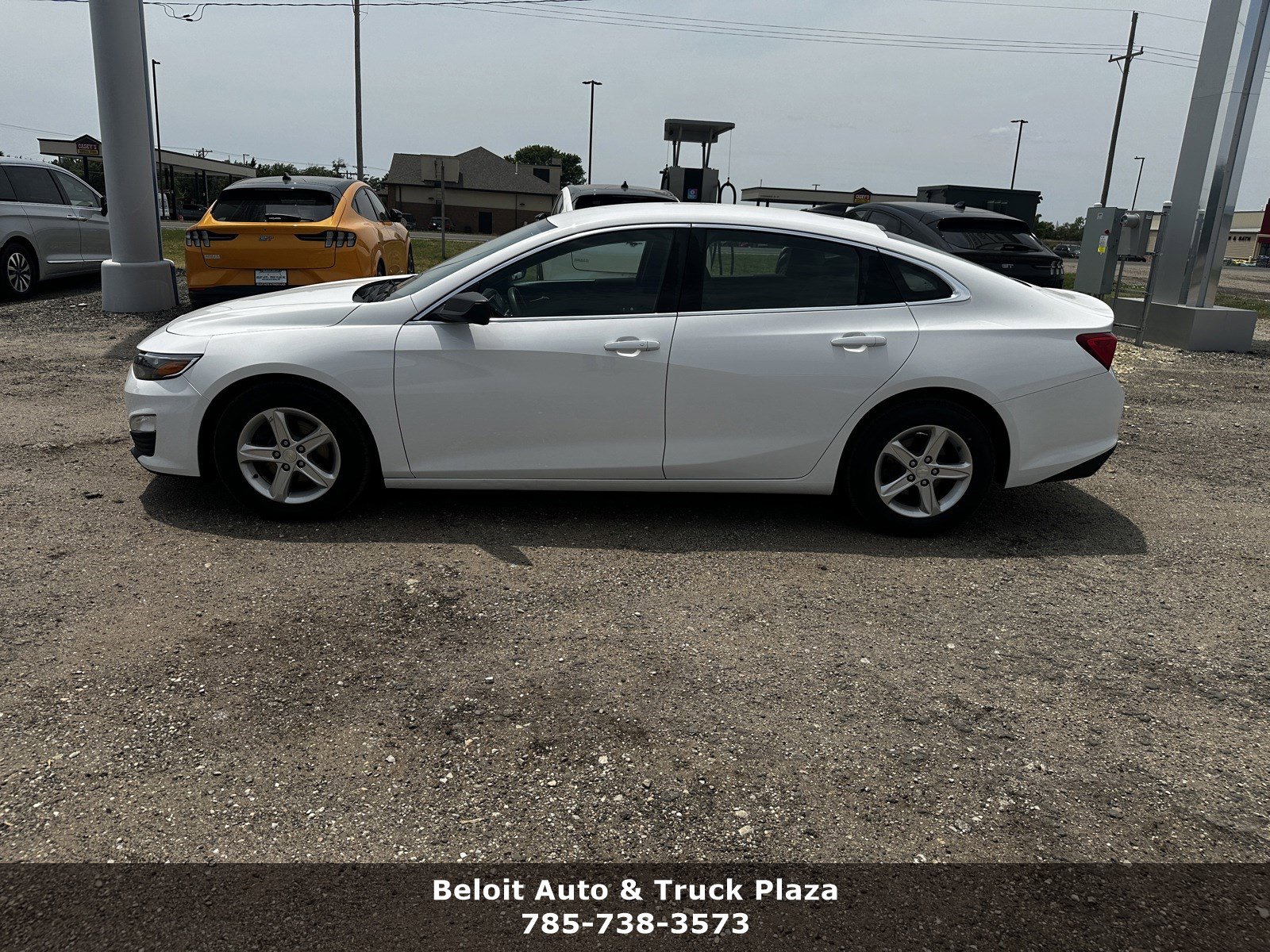 Used 2019 Chevrolet Malibu 1FL with VIN 1G1ZC5ST3KF181428 for sale in Beloit, KS