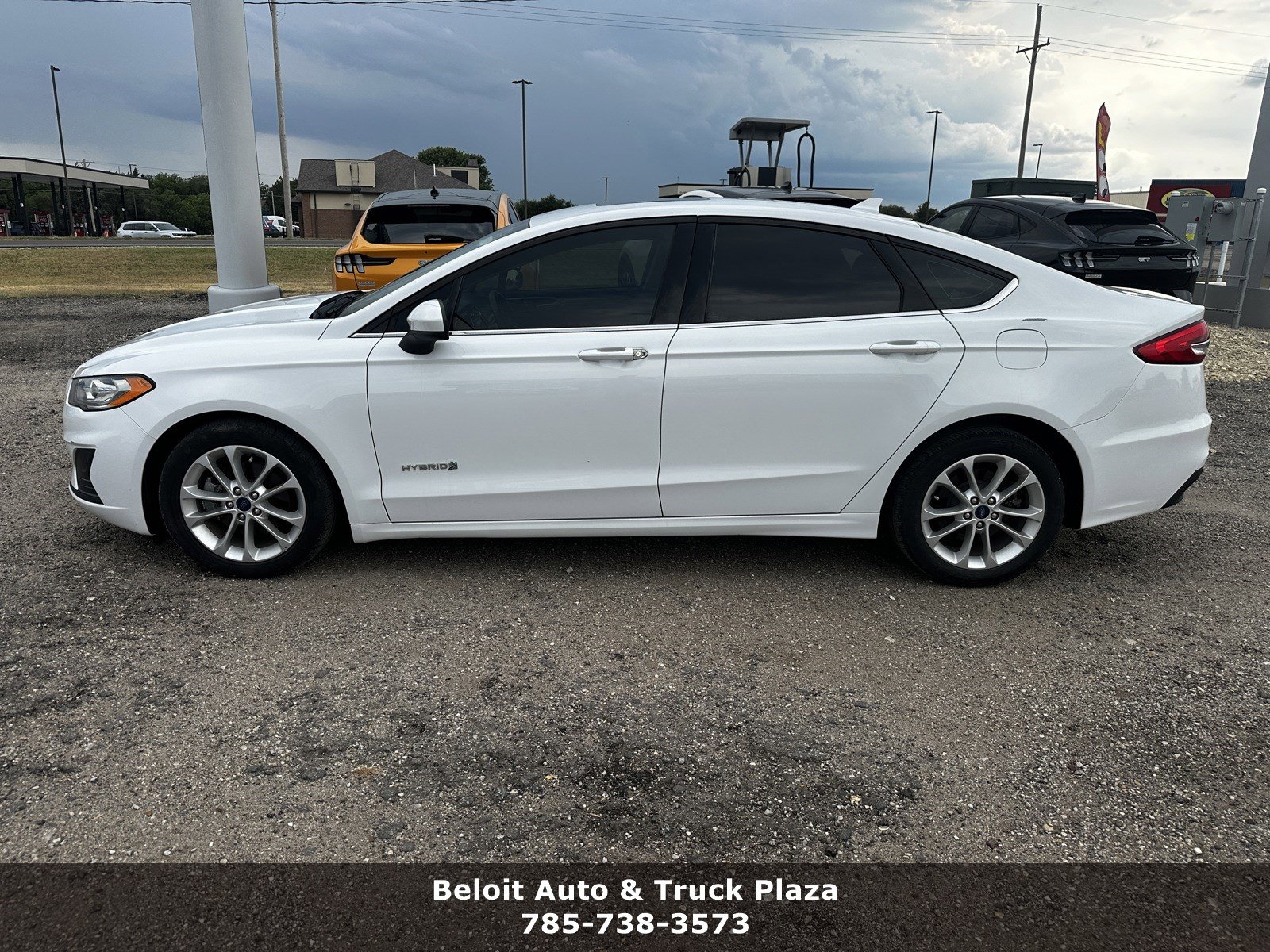 Used 2019 Ford Fusion Hybrid SE with VIN 3FA6P0LU8KR116415 for sale in Beloit, KS