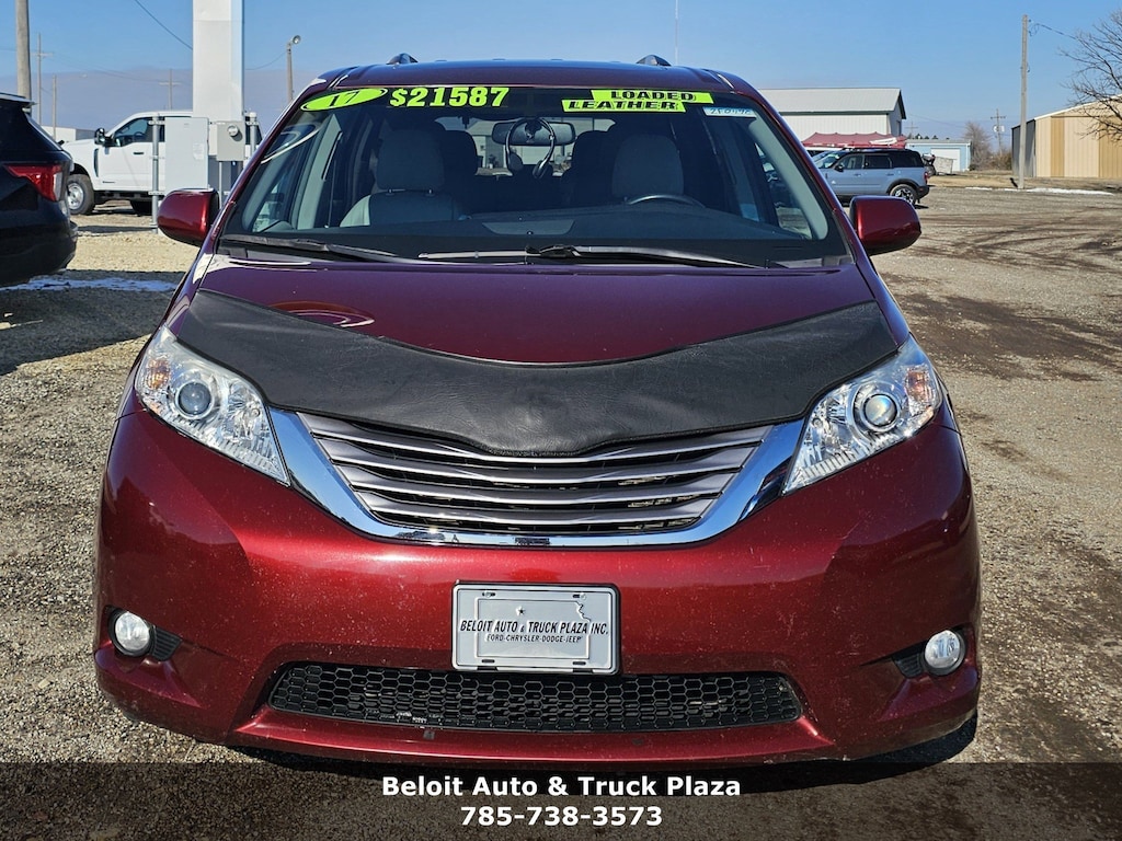 Used 2017 Toyota Sienna XLE Premium Van