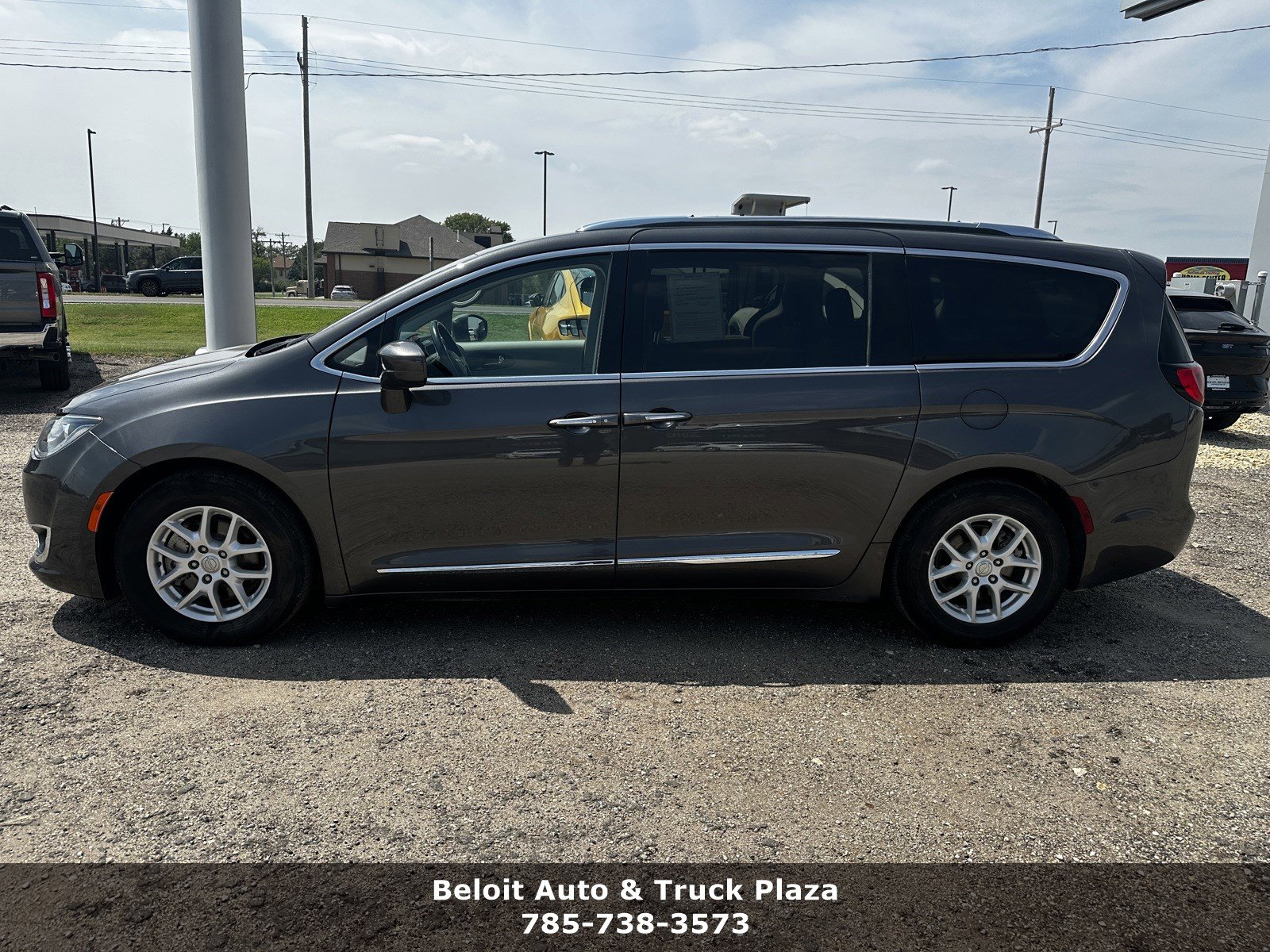 Used 2020 Chrysler Pacifica Touring L with VIN 2C4RC1BG5LR102970 for sale in Beloit, KS