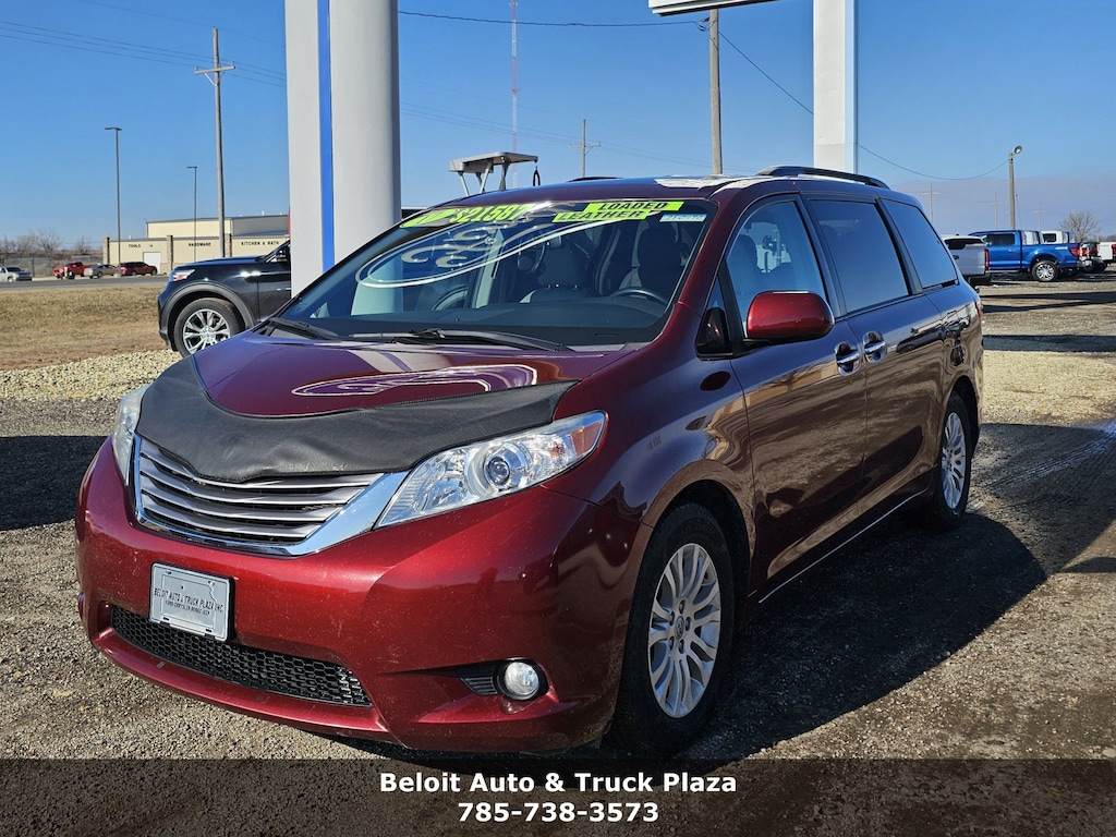 Used 2017 Toyota Sienna XLE Premium Van