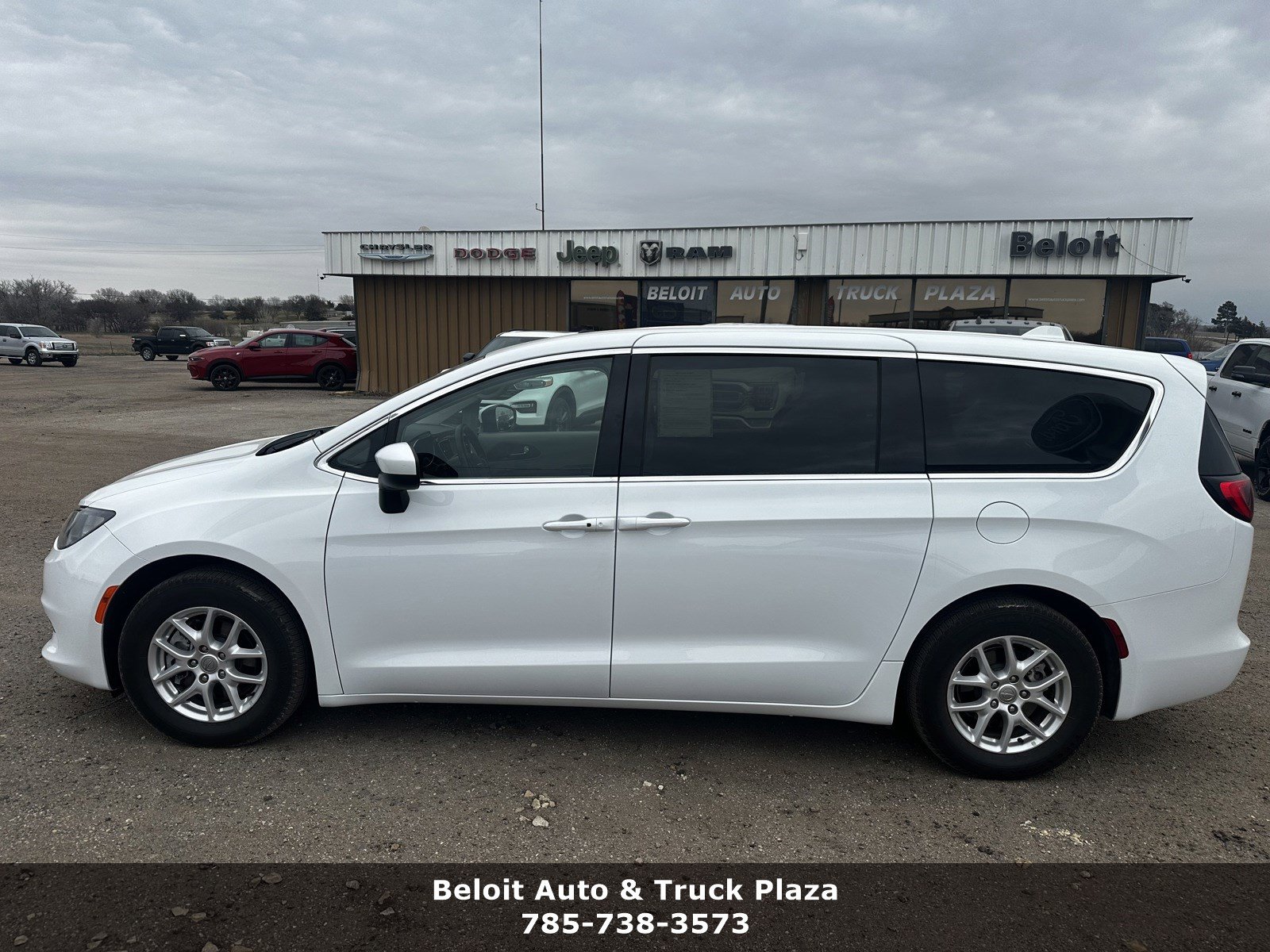 Used 2019 Chrysler Pacifica LX with VIN 2C4RC1CG9KR708088 for sale in Beloit, KS