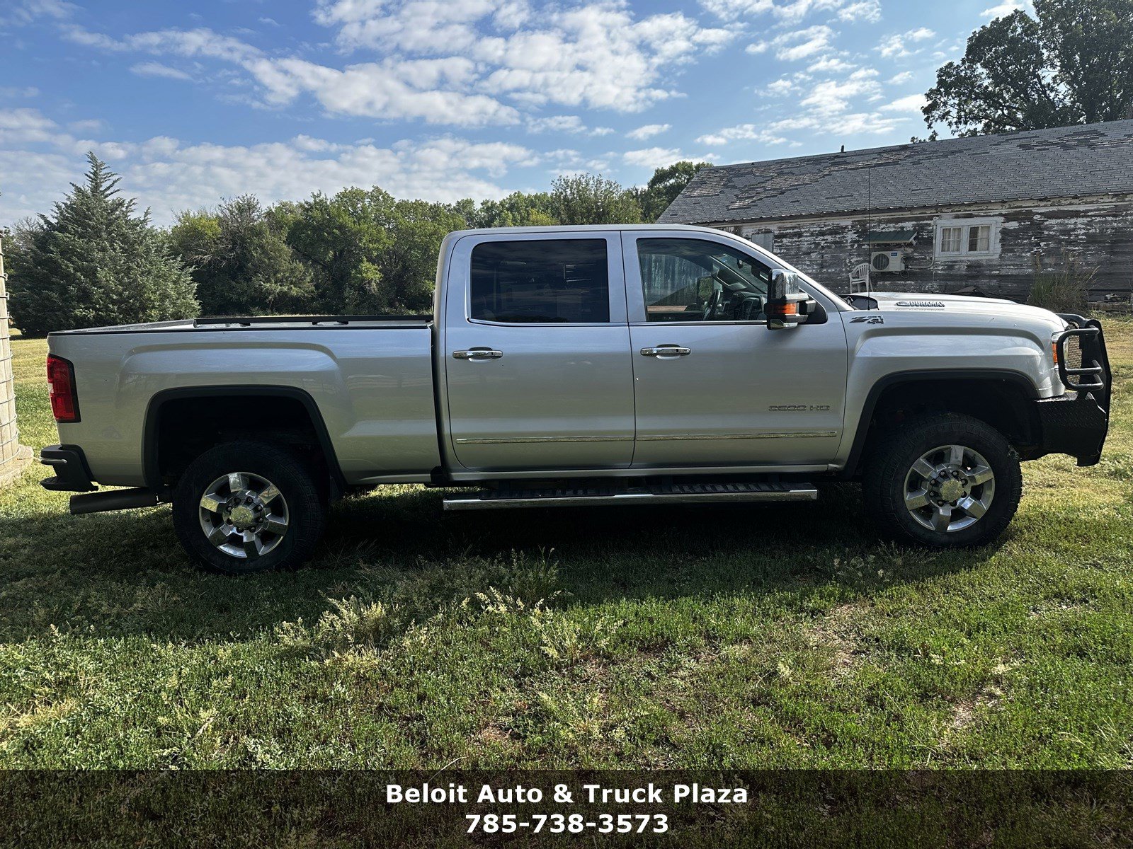 Used 2018 GMC Sierra 3500HD SLT with VIN 1GT42XCY1JF130888 for sale in Beloit, KS