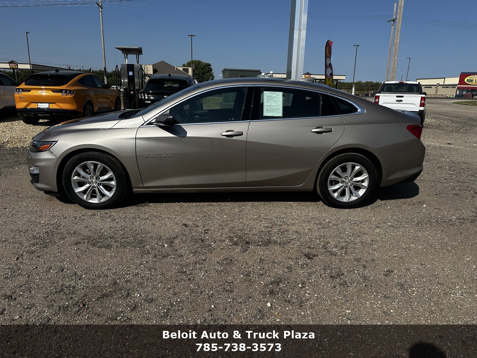 Used 2023 Chevrolet Malibu 1LT with VIN 1G1ZD5ST2PF211071 for sale in Beloit, KS