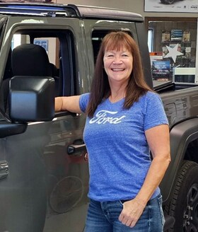 Staff member Janet Schmidt from ID_bcd6bd5d0e5e