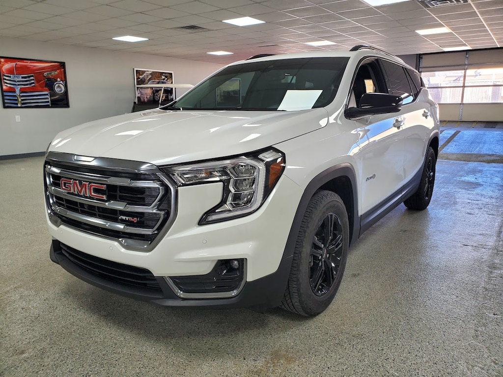Used 2024 GMC Terrain AT4 SUV